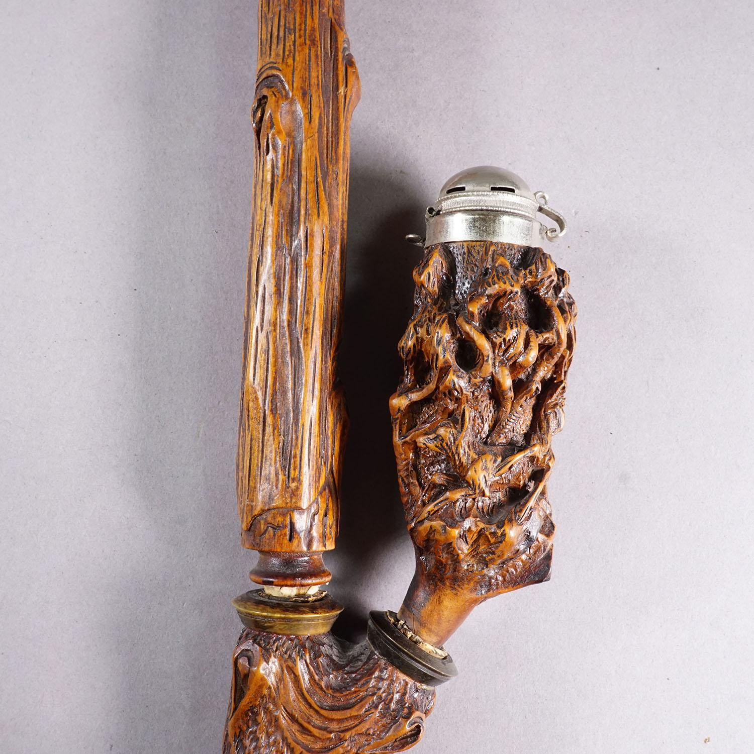 Début du 20ème siècle Pipe à tabac Black Forest sculptée, Allemagne vers 1900 en vente