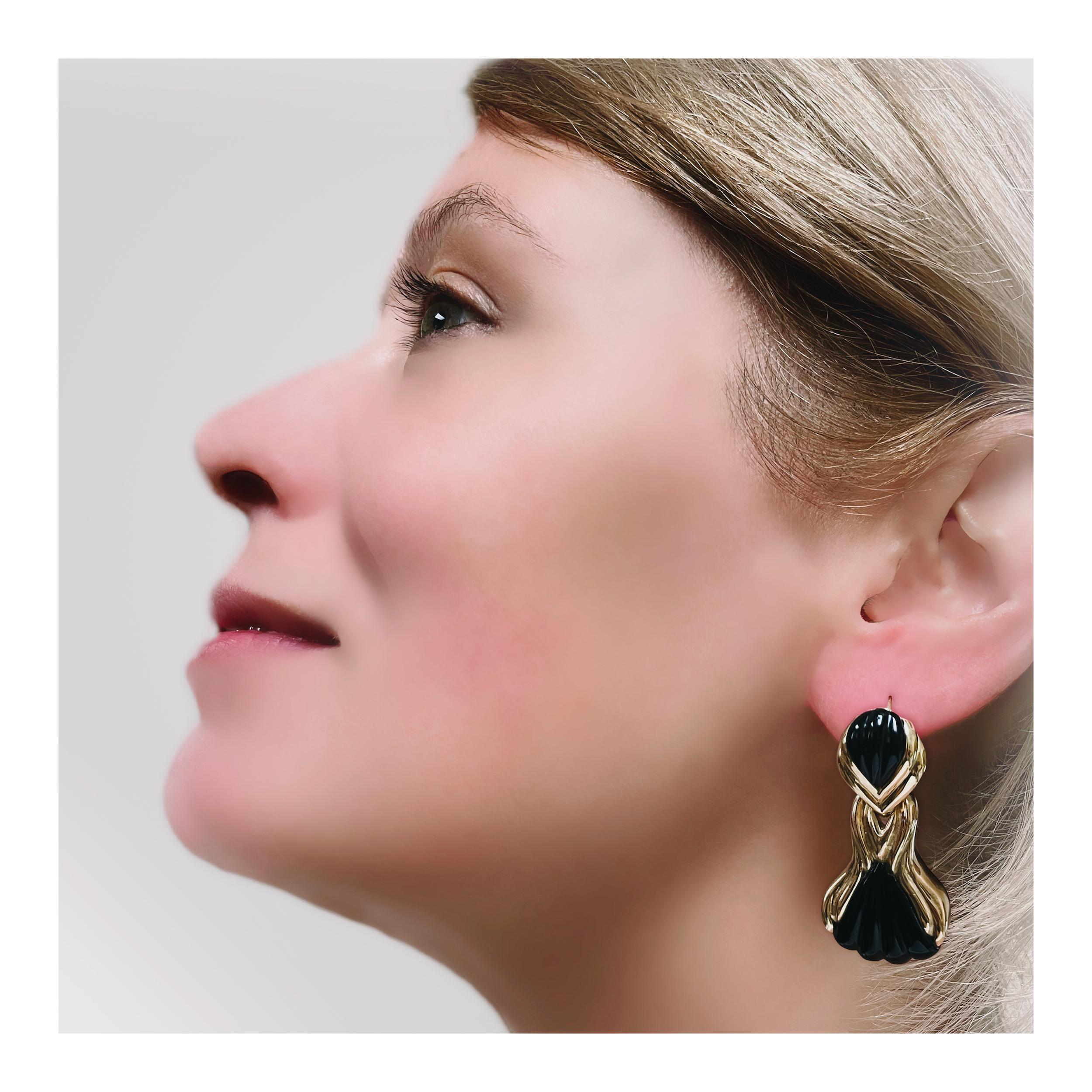 Carved Black Onyx 18K Yellow Gold Earrings by Wander In Good Condition For Sale In Beverly Hills, CA