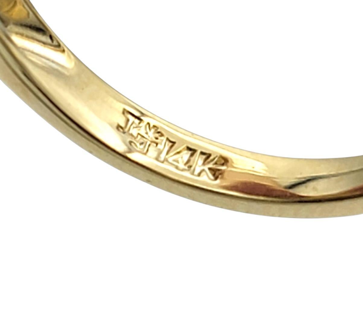 Anello Fiore Bypass in onice nera e cristallo intagliato con diamanti in oro giallo 14K in vendita 1