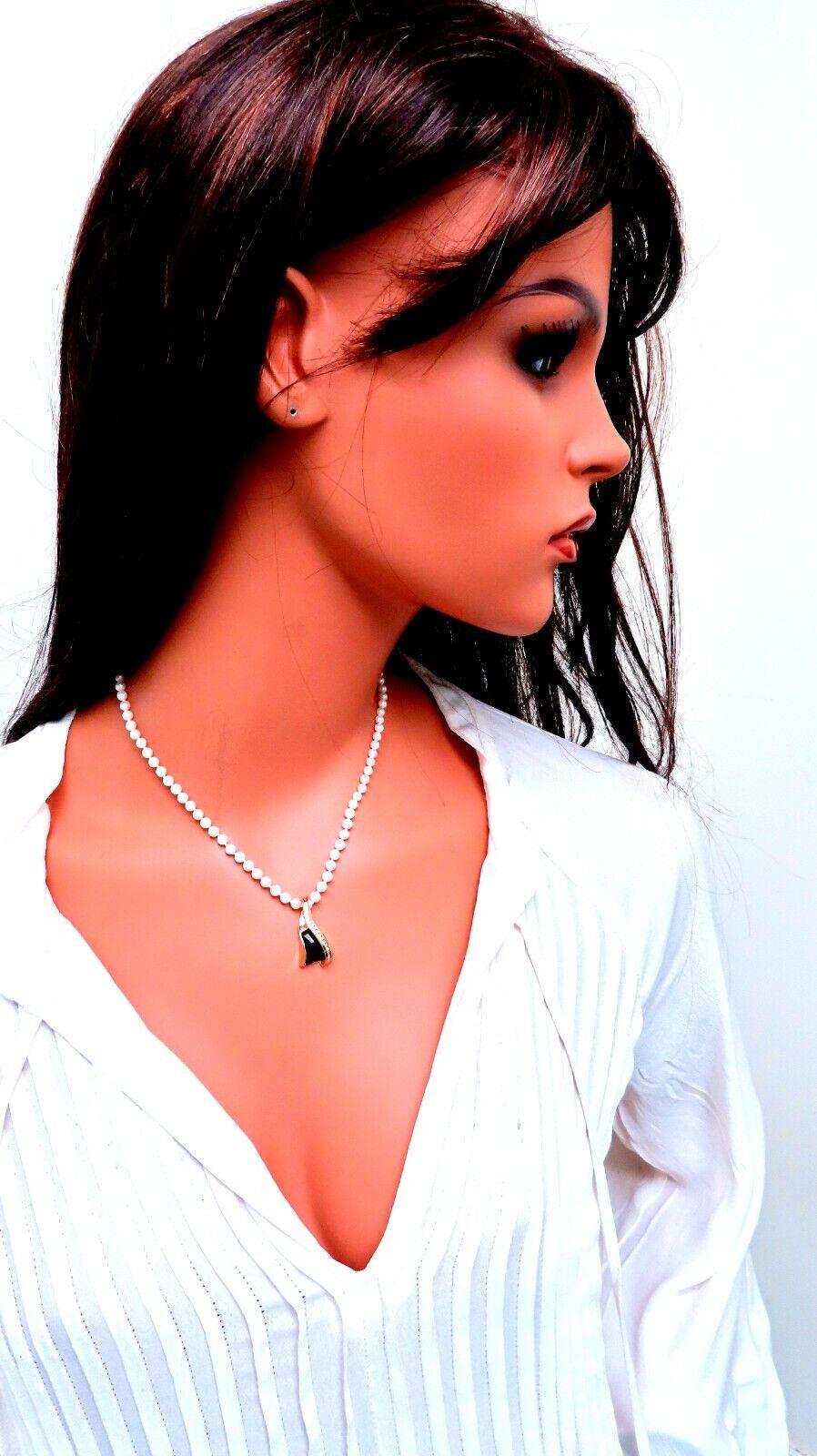 Carved Black Onyx Natural Diamonds Necklace 14 Karat Gold For Sale 1