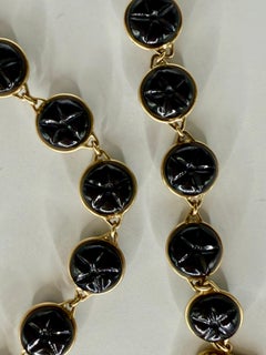 Achteckige geschnitzte Halskette aus schwarzem Onyx