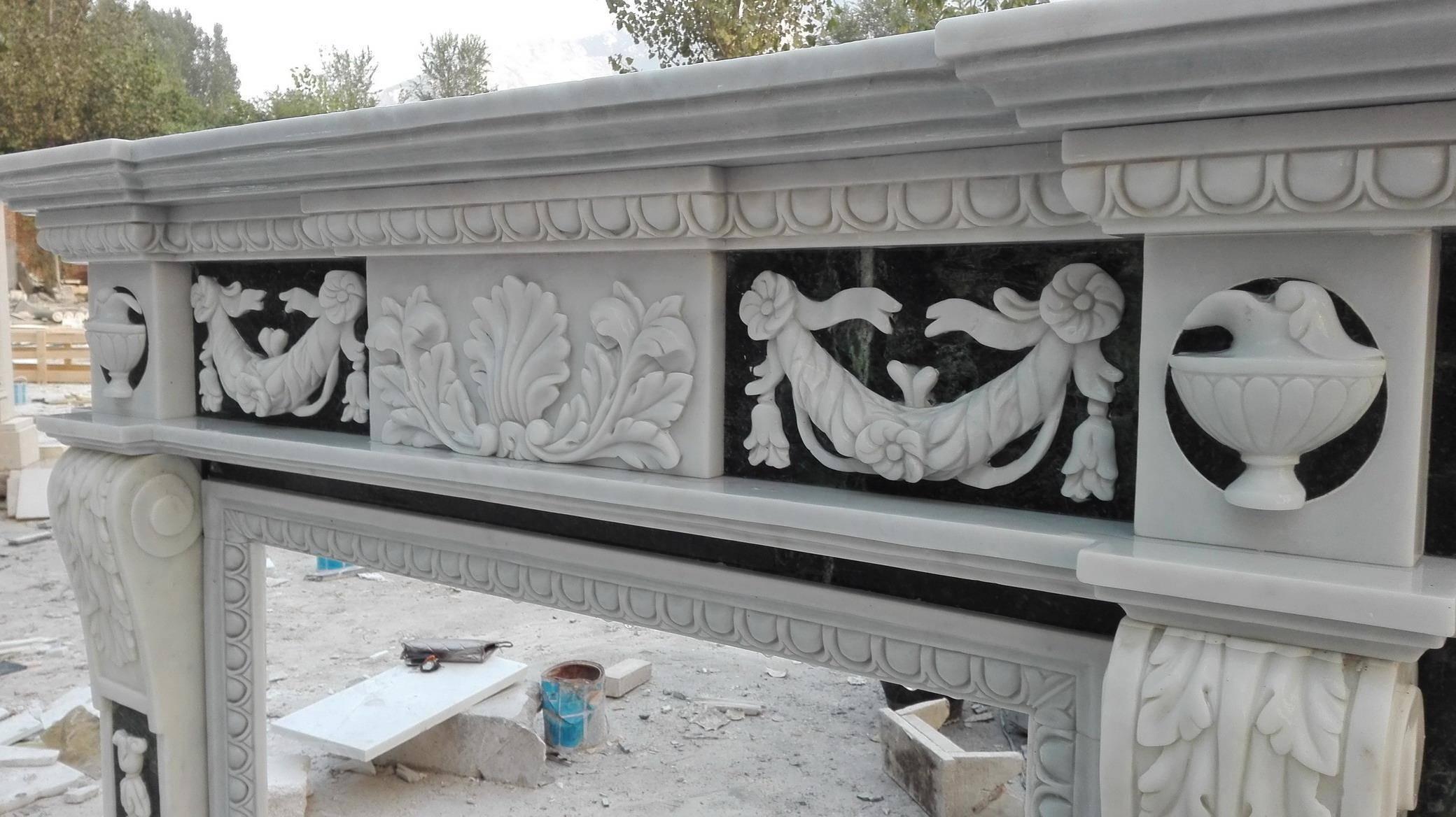 Carved Black and White Marble Fireplace Surround In Good Condition For Sale In Worcester, Worcestershire