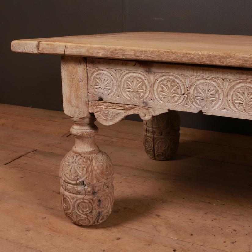 Early 19th century English bleached carved oak coffee table, 1730.

Dimensions:
67 inches (170 cms) wide
30 inches (76 cms) deep
21 inches (53 cms) high.

 