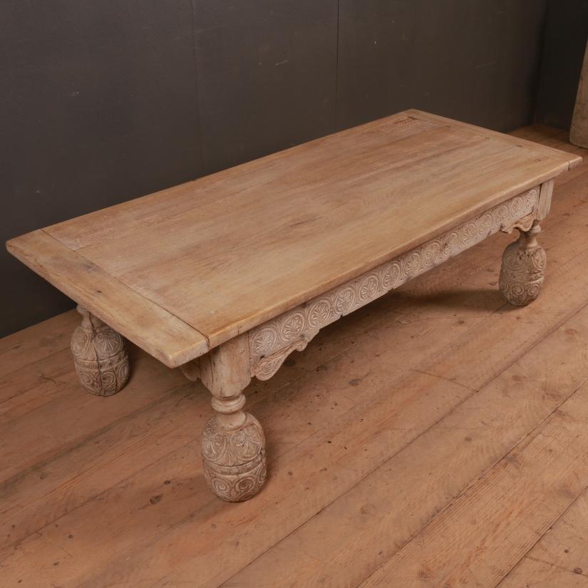 Carved Bleached Oak Coffee Table (Gebleicht)
