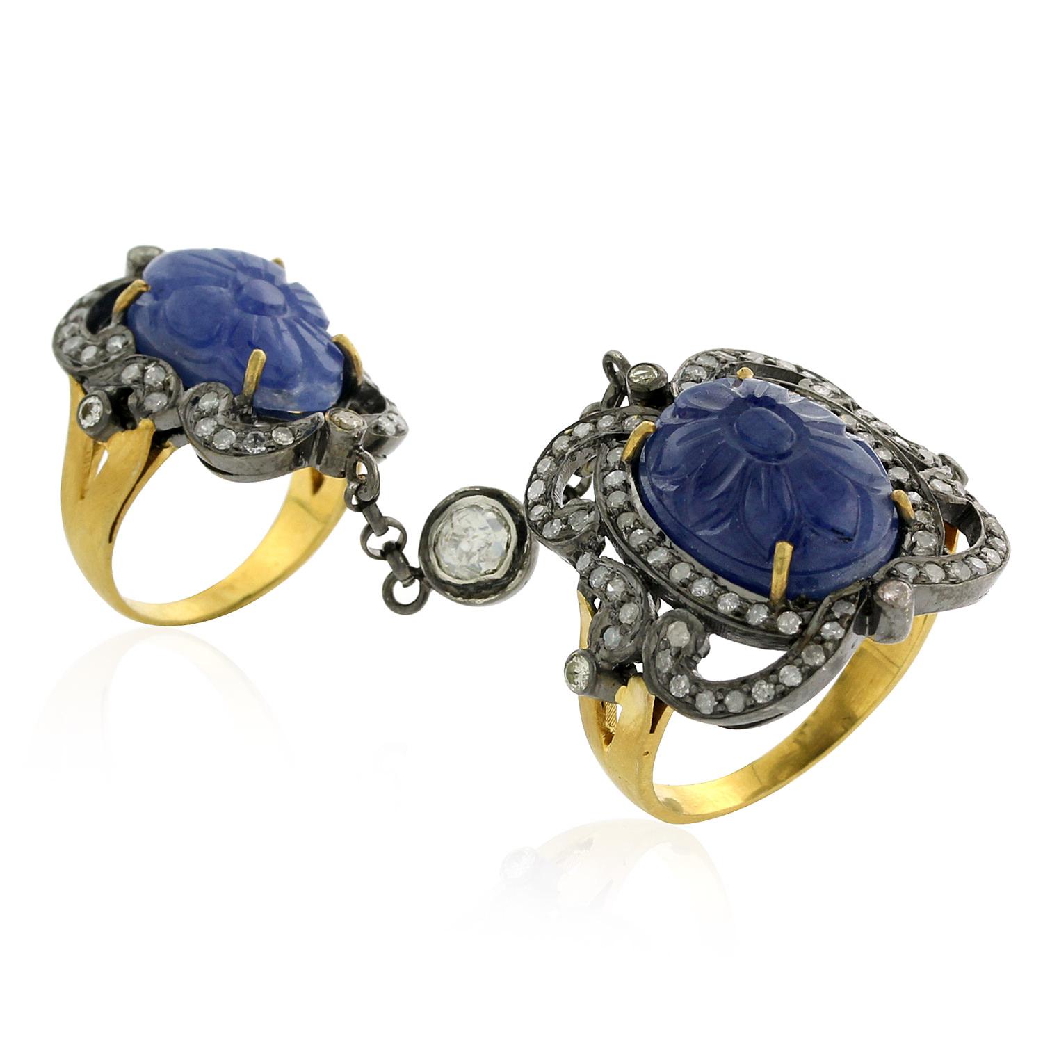 Contemporary Carved Blue Sapphire Connected Ring with Pave Diamonds Made in 18k Gold & Silver For Sale