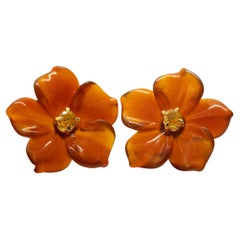 Carved Brown Agate Sapphire Flower 18k Yellow Gold Stud Cocktail Love Earrings