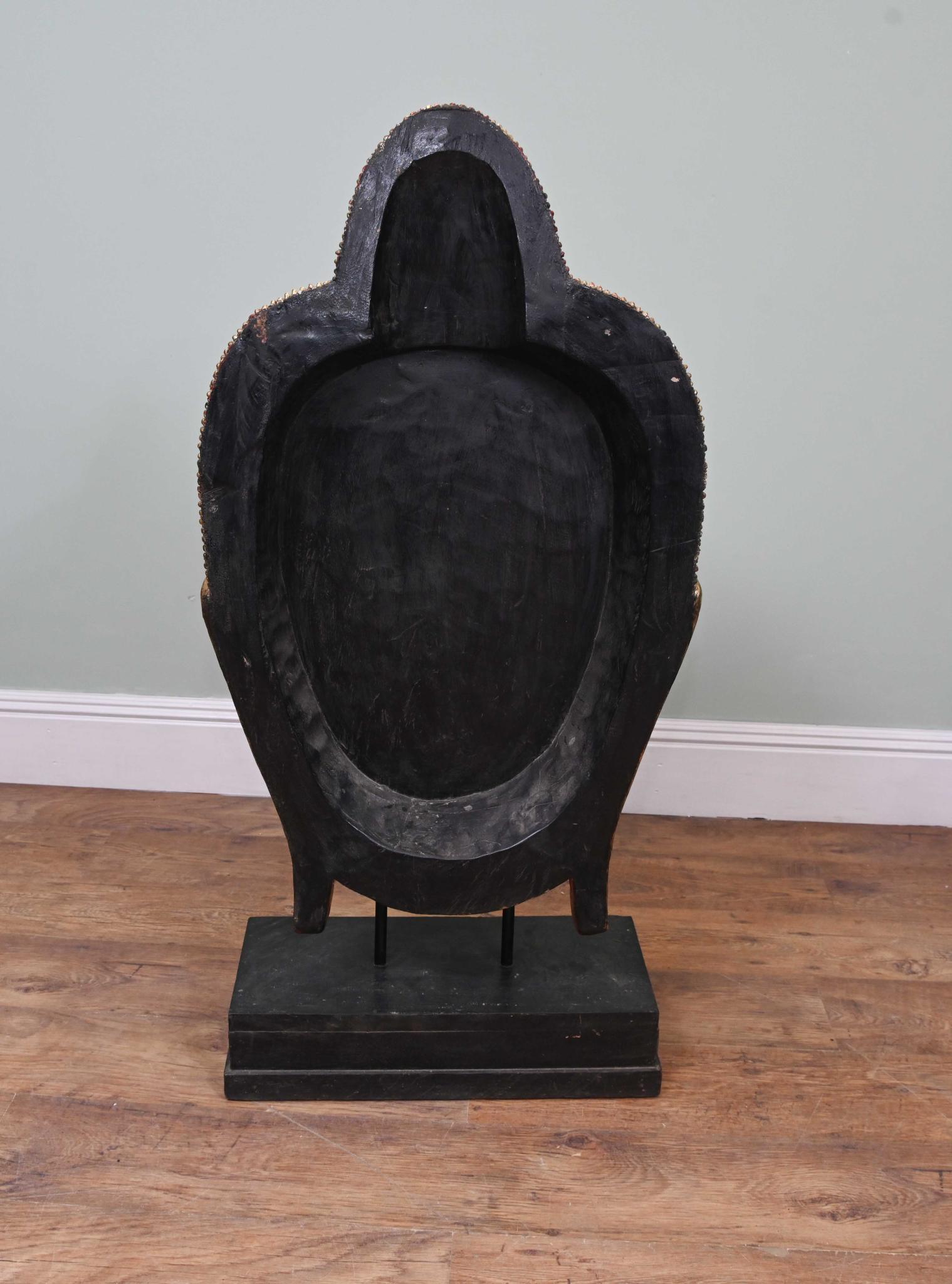 Legno Busto di Buddha intagliato Arte buddista tailandese 1930 in vendita