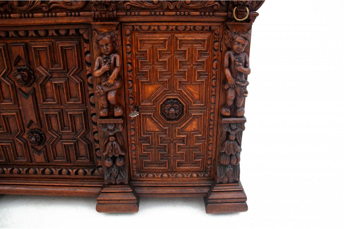 Cassettiera a buffet intagliata, Francia, circa 1860. in vendita 4
