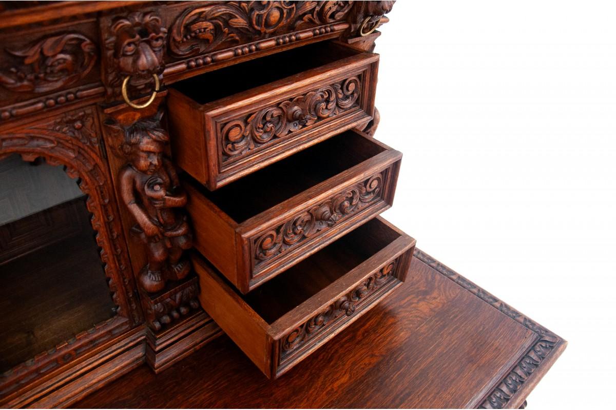 International Style Cassettiera a buffet intagliata, Francia, circa 1860. in vendita