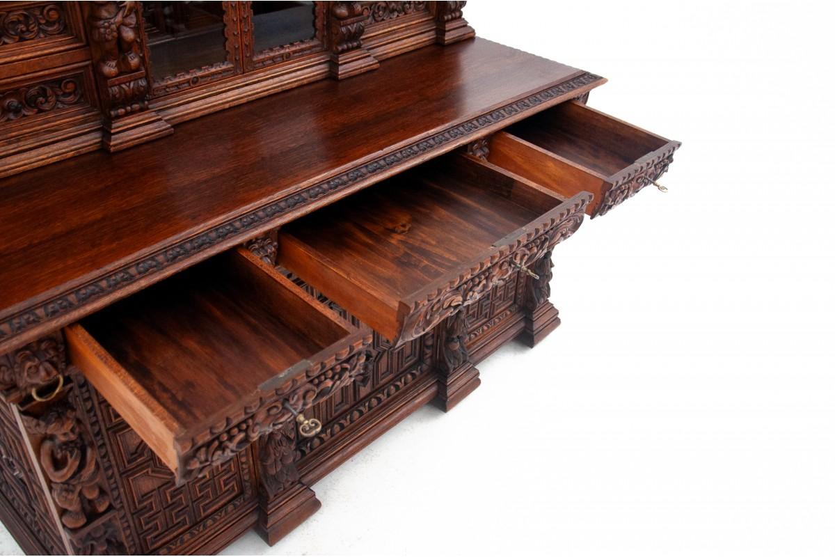 Francese Cassettiera a buffet intagliata, Francia, circa 1860. in vendita