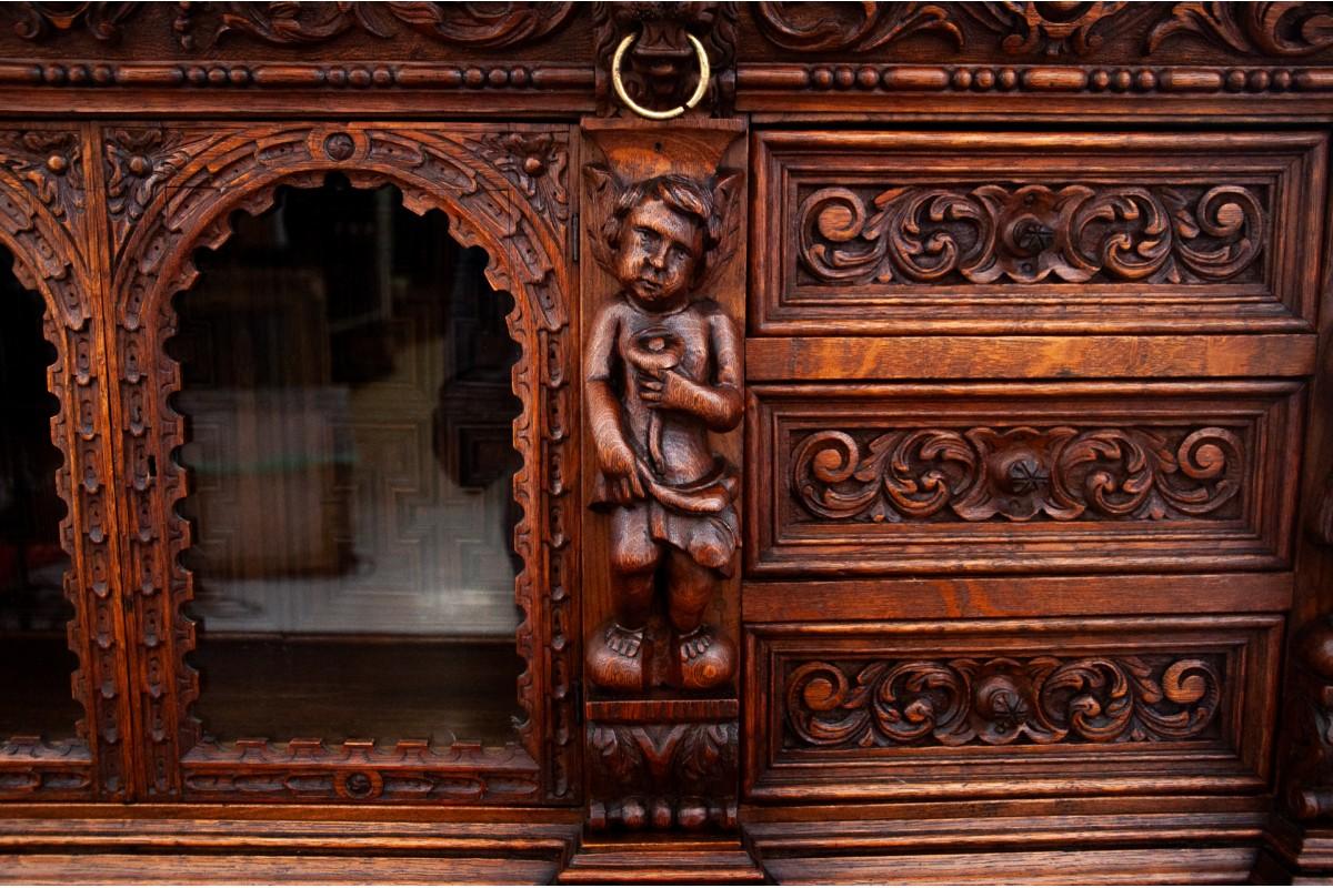 Cassettiera a buffet intagliata, Francia, circa 1860. in vendita 2