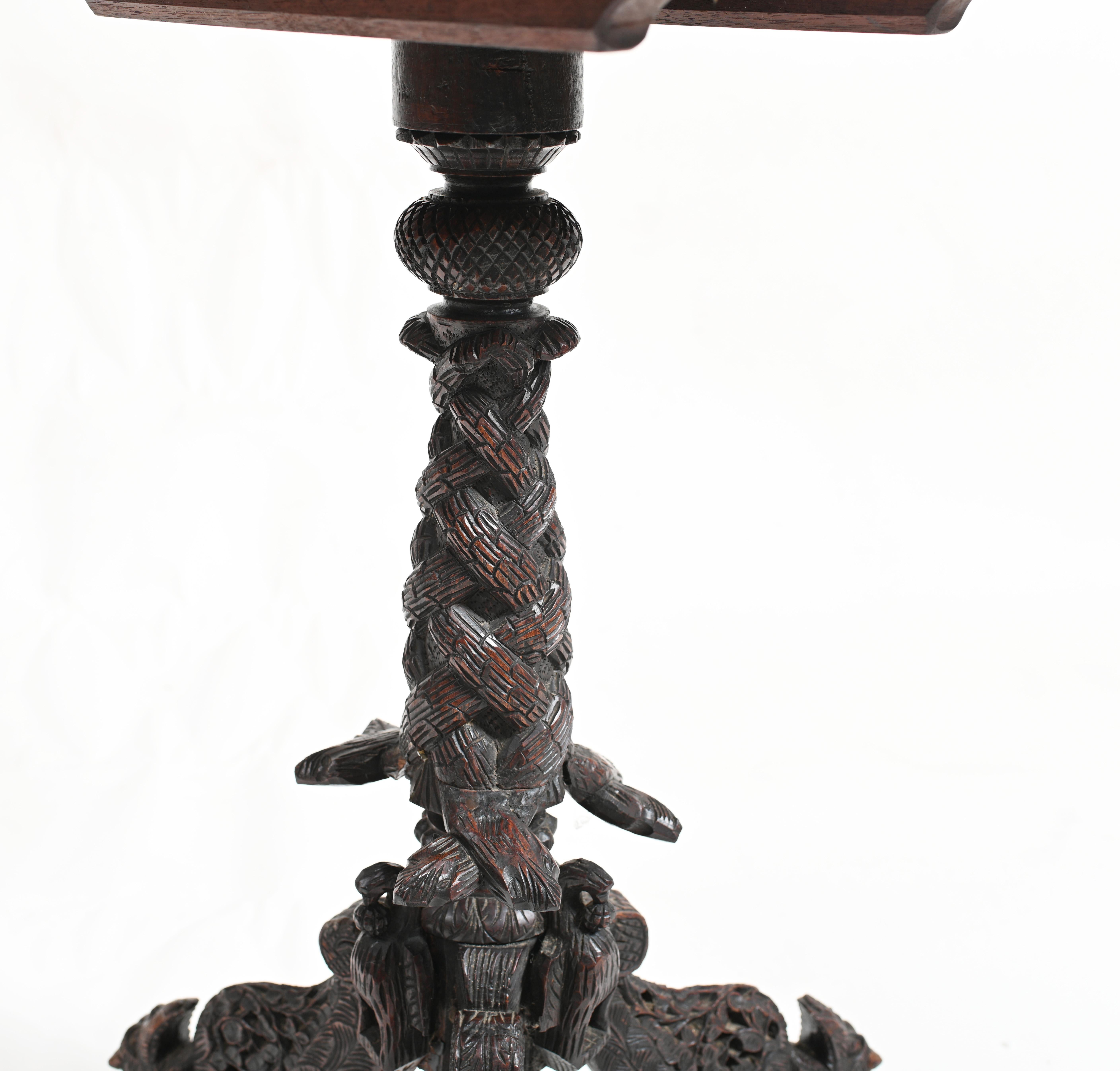 Table d'appoint birmane sculptée Myanmar Burma Furniture, 1840 en vente 4