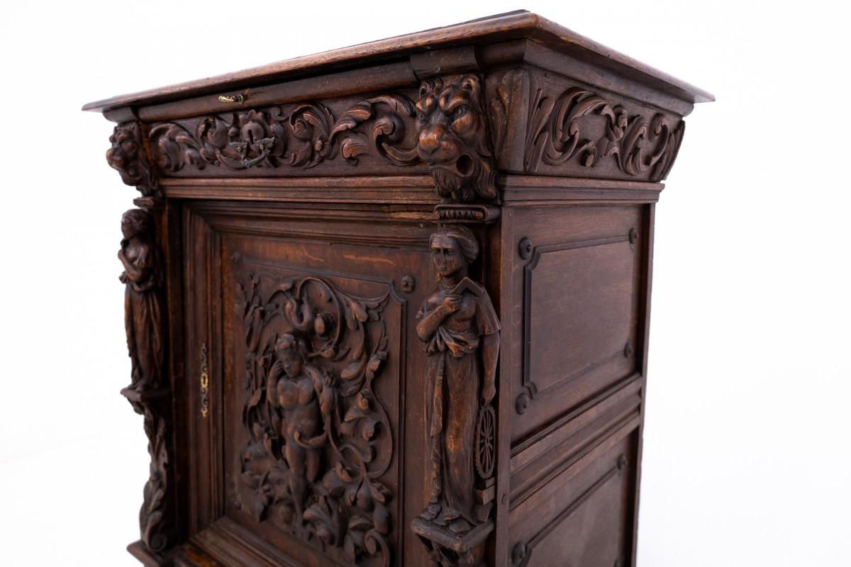 Cassettiera intagliata, Francia, 1840 circa. in vendita 3