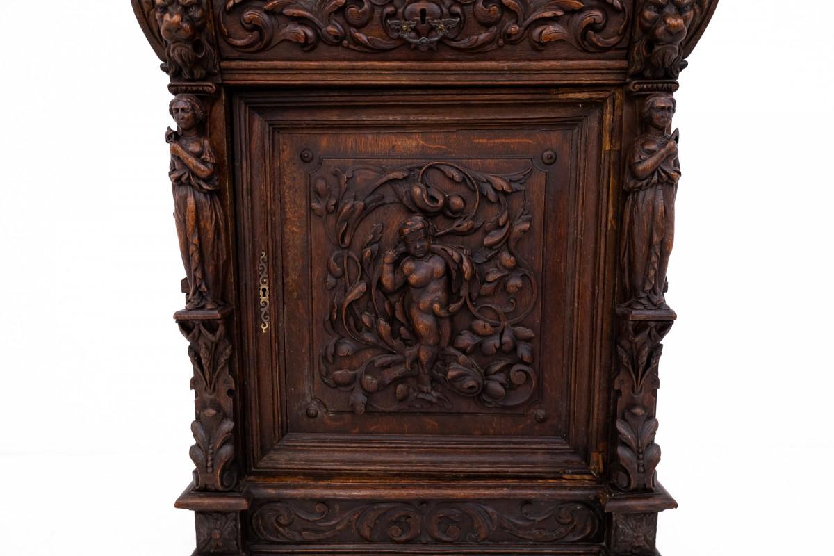 Neorinascimentale Cassettiera intagliata, Francia, 1840 circa. in vendita