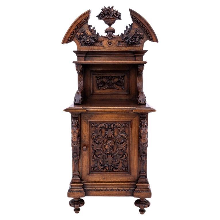 Cassettiera intagliata, Francia, 1880 circa.