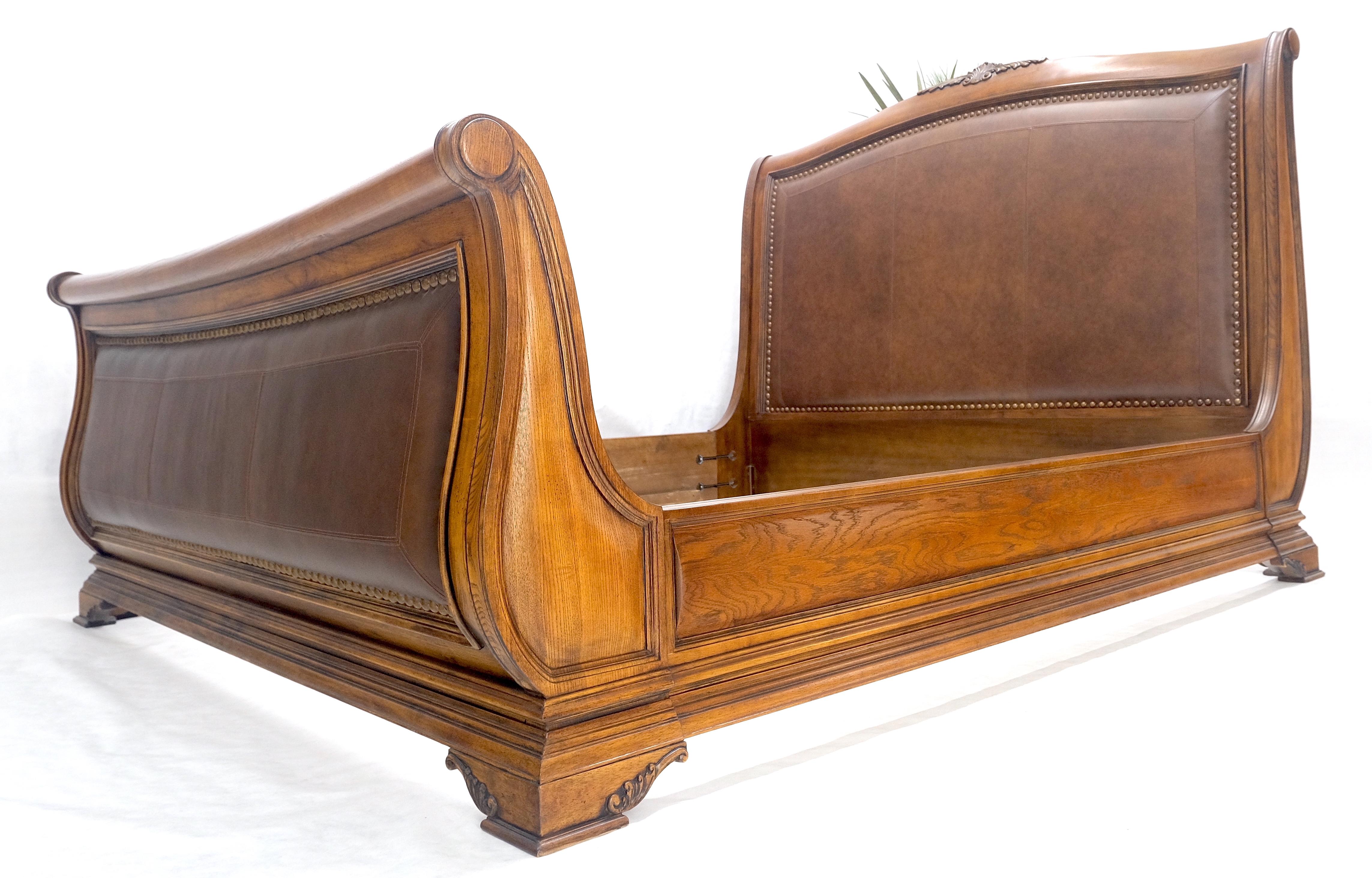 Lit à baldaquin KING Size en cuir sculpté Brown MINT ! en vente 6