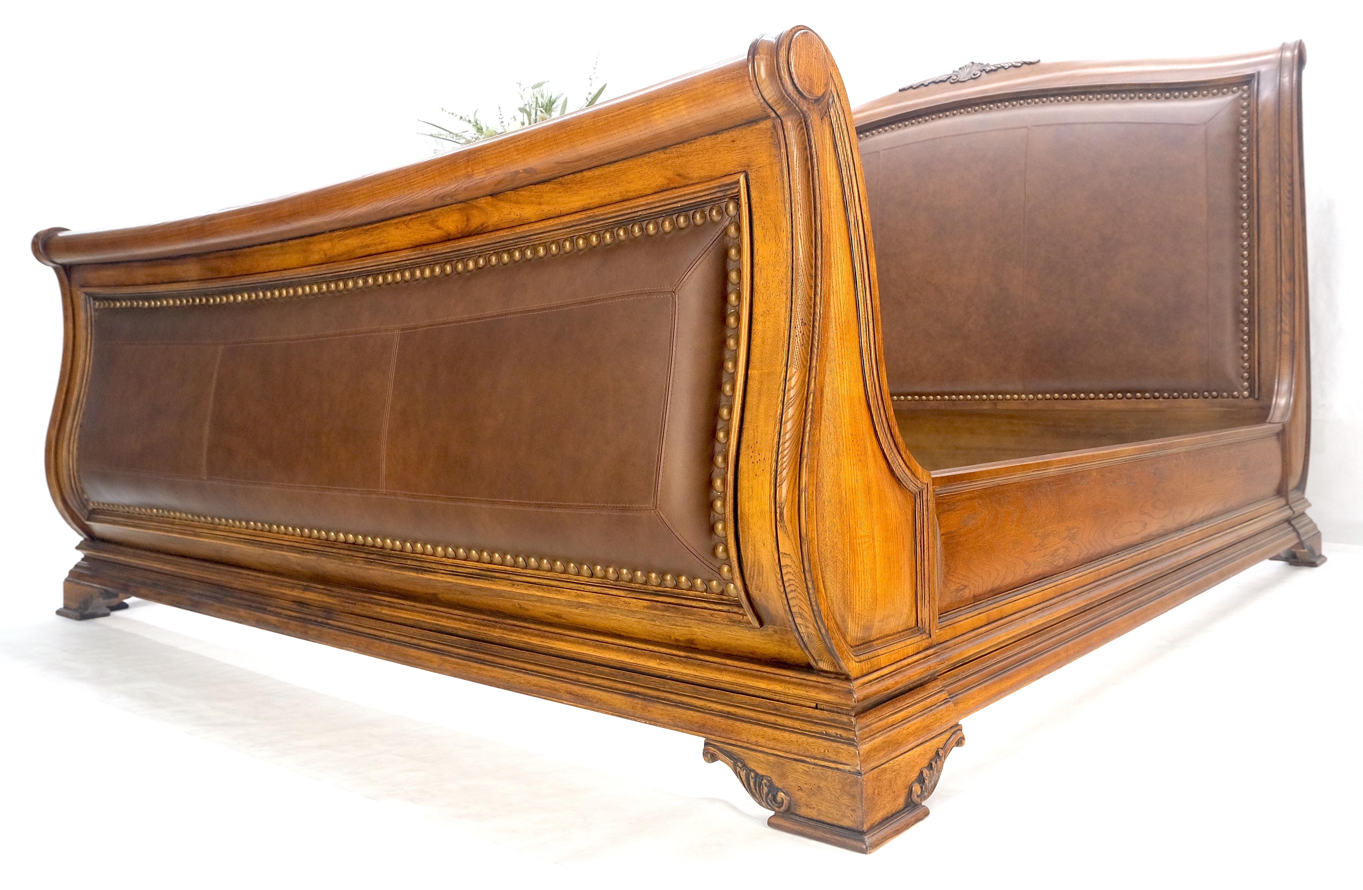 Lit à baldaquin KING Size en cuir sculpté Brown MINT ! en vente 2