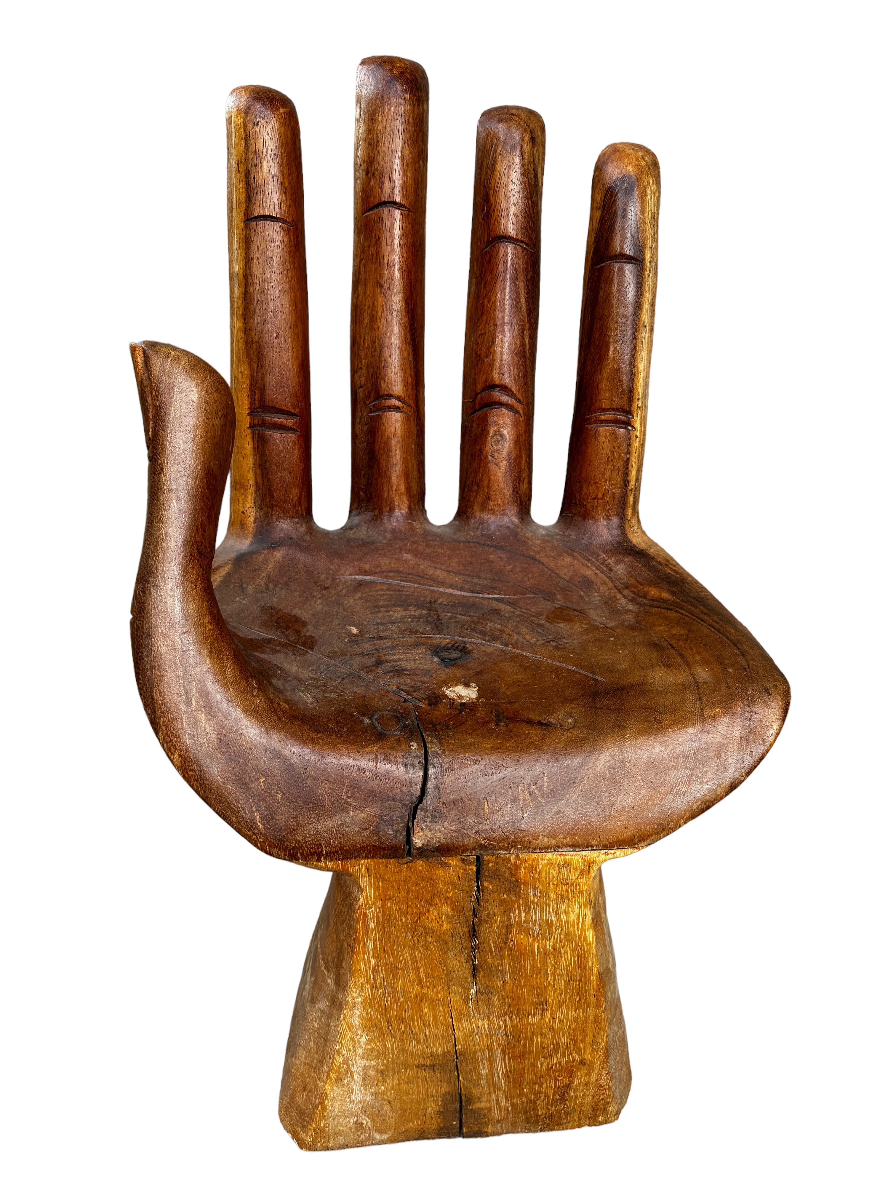 Mid-Century Modern Chaise à main sculptée Style Pedro Friedeberg, circa 1970 en vente