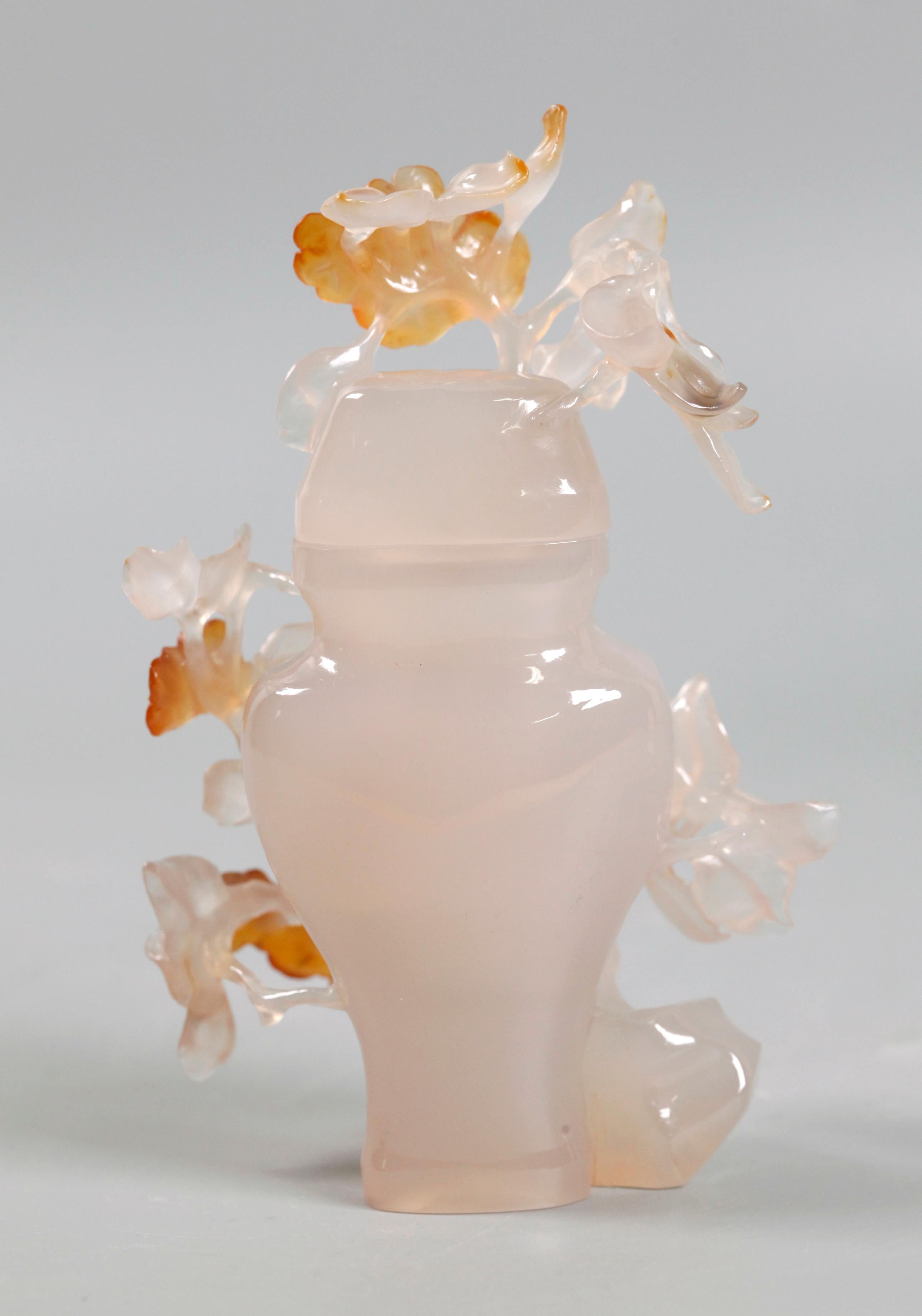 20th Century carved Chinese agate cover jar For Sale