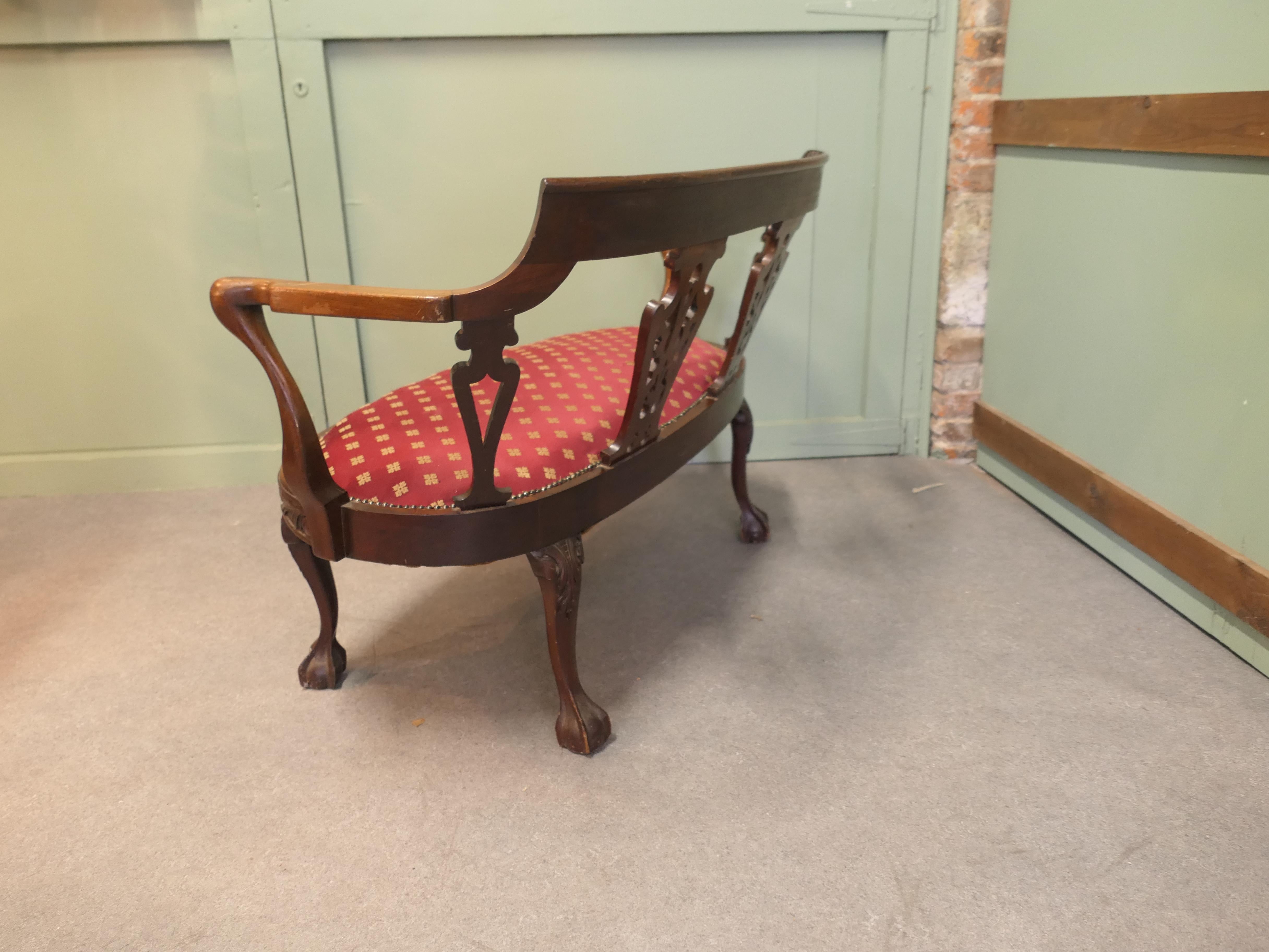 Sillón Chippendale chino tallado  Es una pieza encantadora en venta 1
