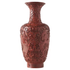 Geschnitzte Zinnober-Lack-Vase