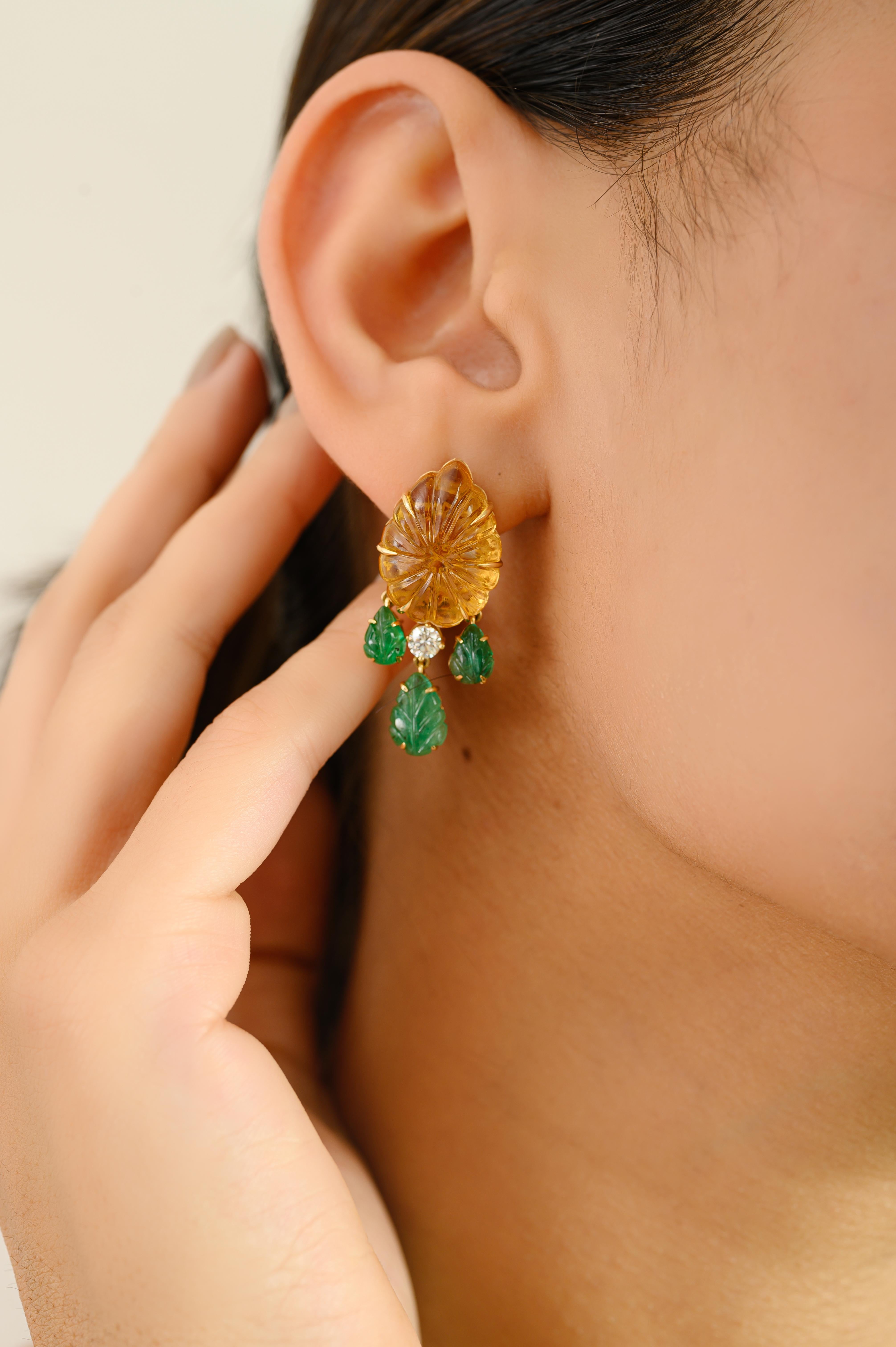 Carved Citrine and Emerald Drop Earrings Crafted in 18k yellow gold with Diamond (Gemischter Schliff) im Angebot