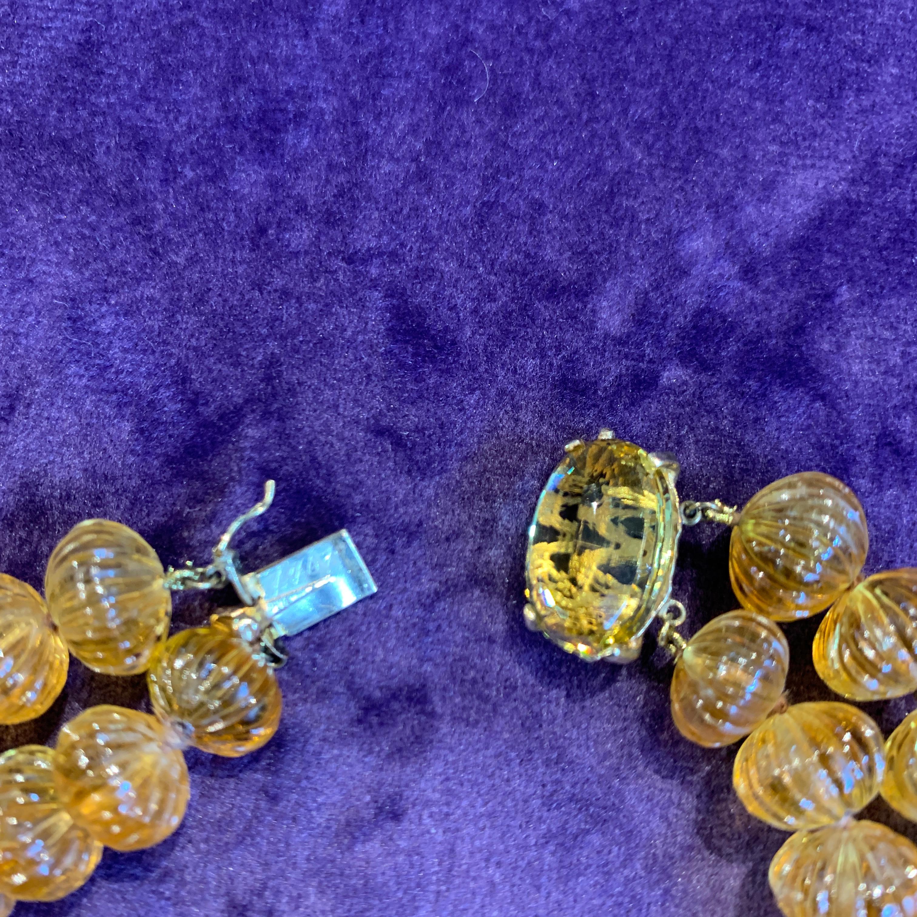 Collana di perle di citrino intagliato in vendita 2