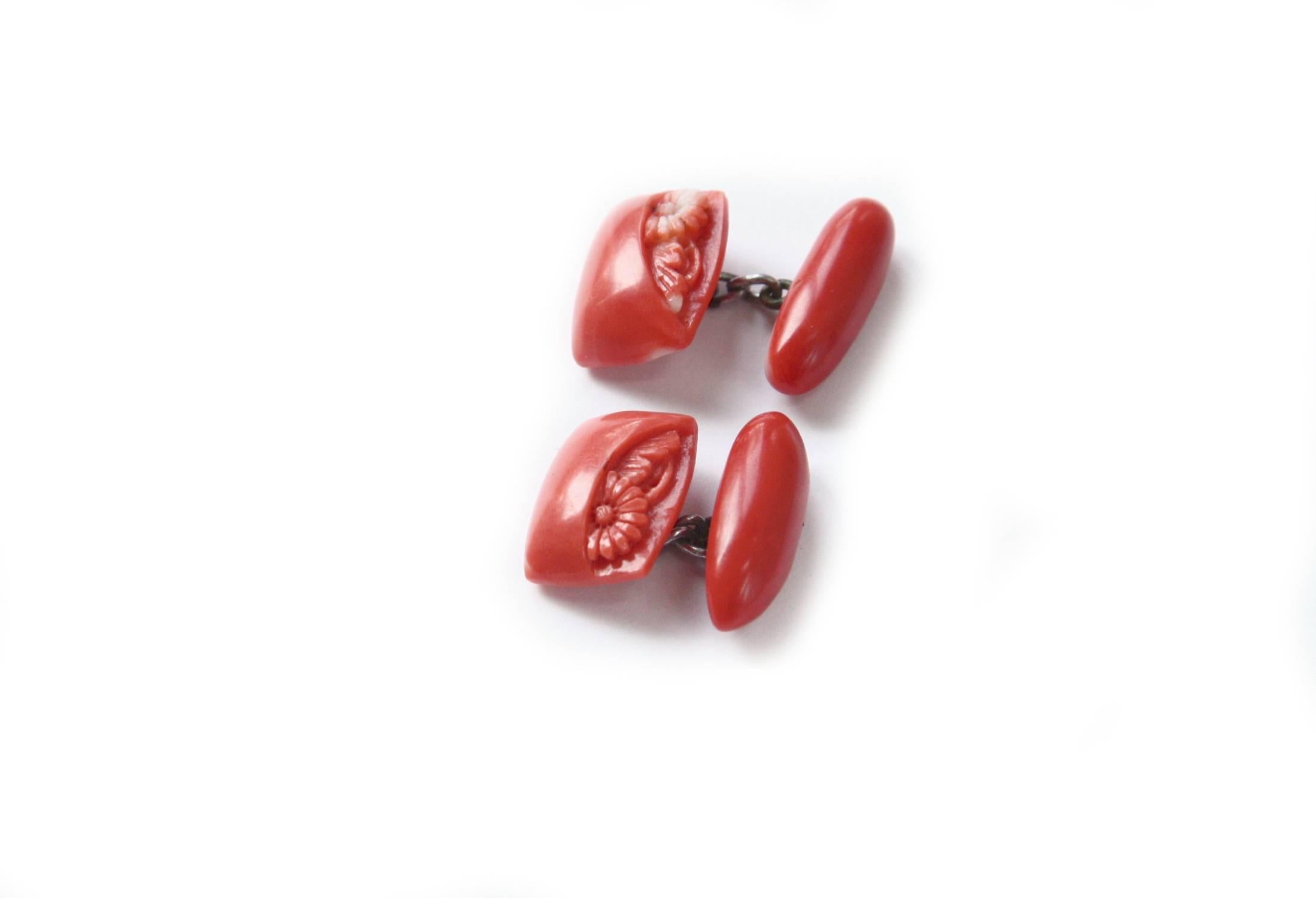 Carved Coral Antiques Japanese Kiku Cufflinks Linked in Silver In New Condition For Sale In Milan, IT