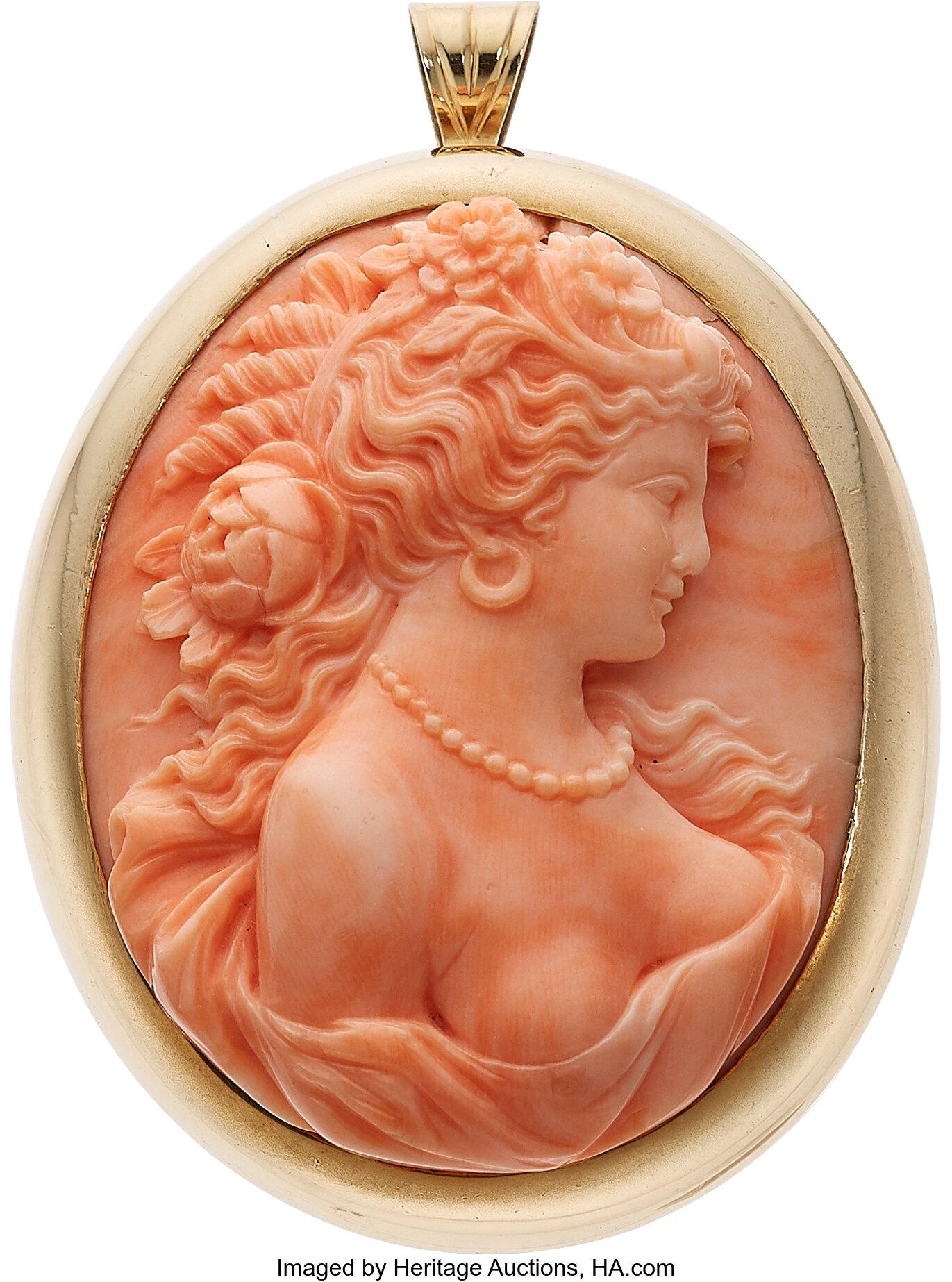 Non taillé Pendentif en or 10k avec camée en corail sculpté 2-3/16