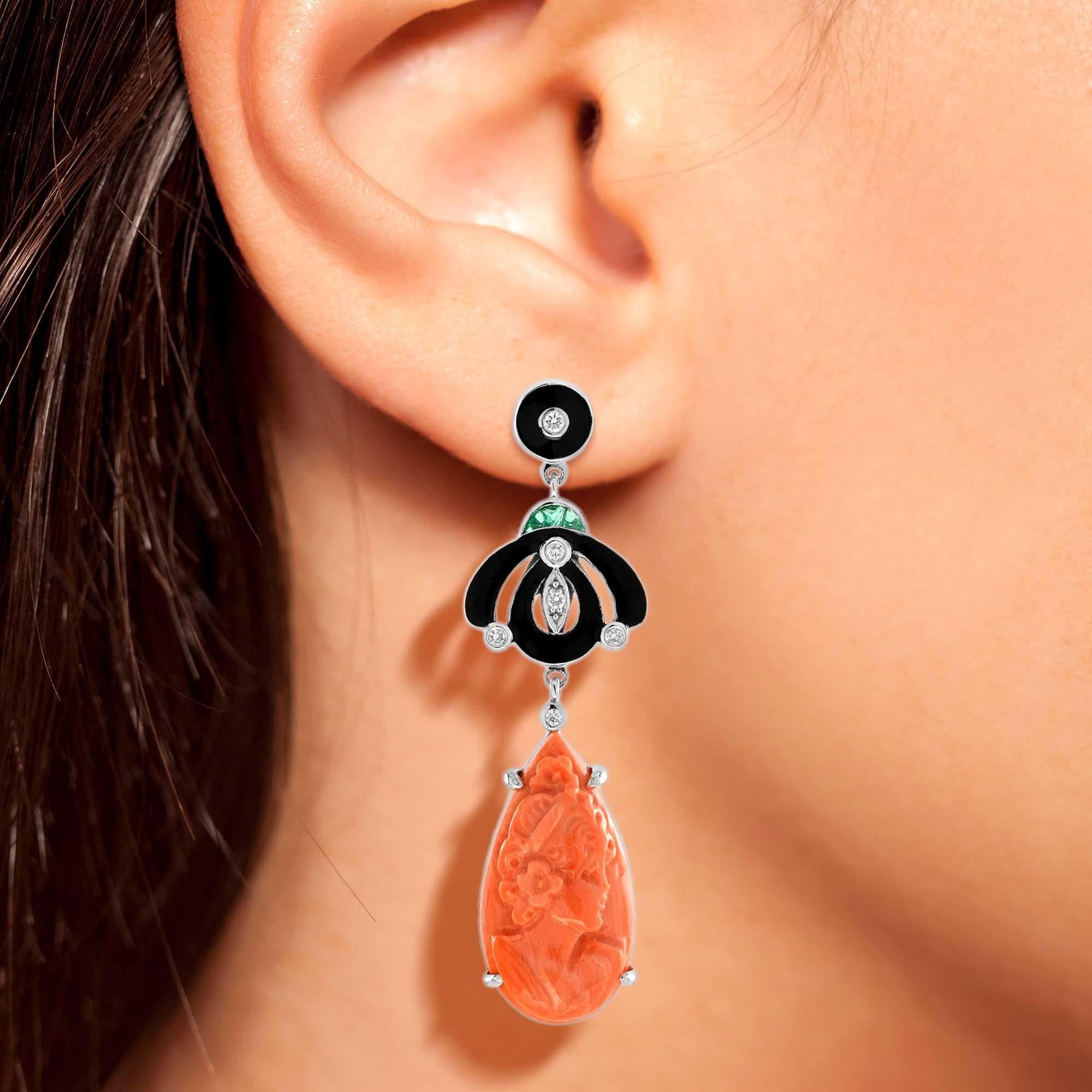 Boucles d'oreilles pendantes en corail sculpté, diamant, émeraude et émail noir d'inspiration Art Déco Neuf - En vente à Oakton, VA