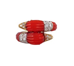 Anillo Delfín Tallado Coral Diamante Oro Bypass