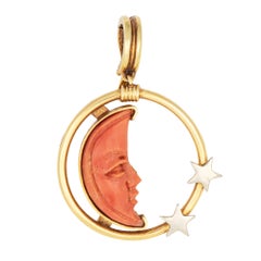 Pendentif céleste Man in the Moon Star Crescent en corail sculpté en or 18 carats