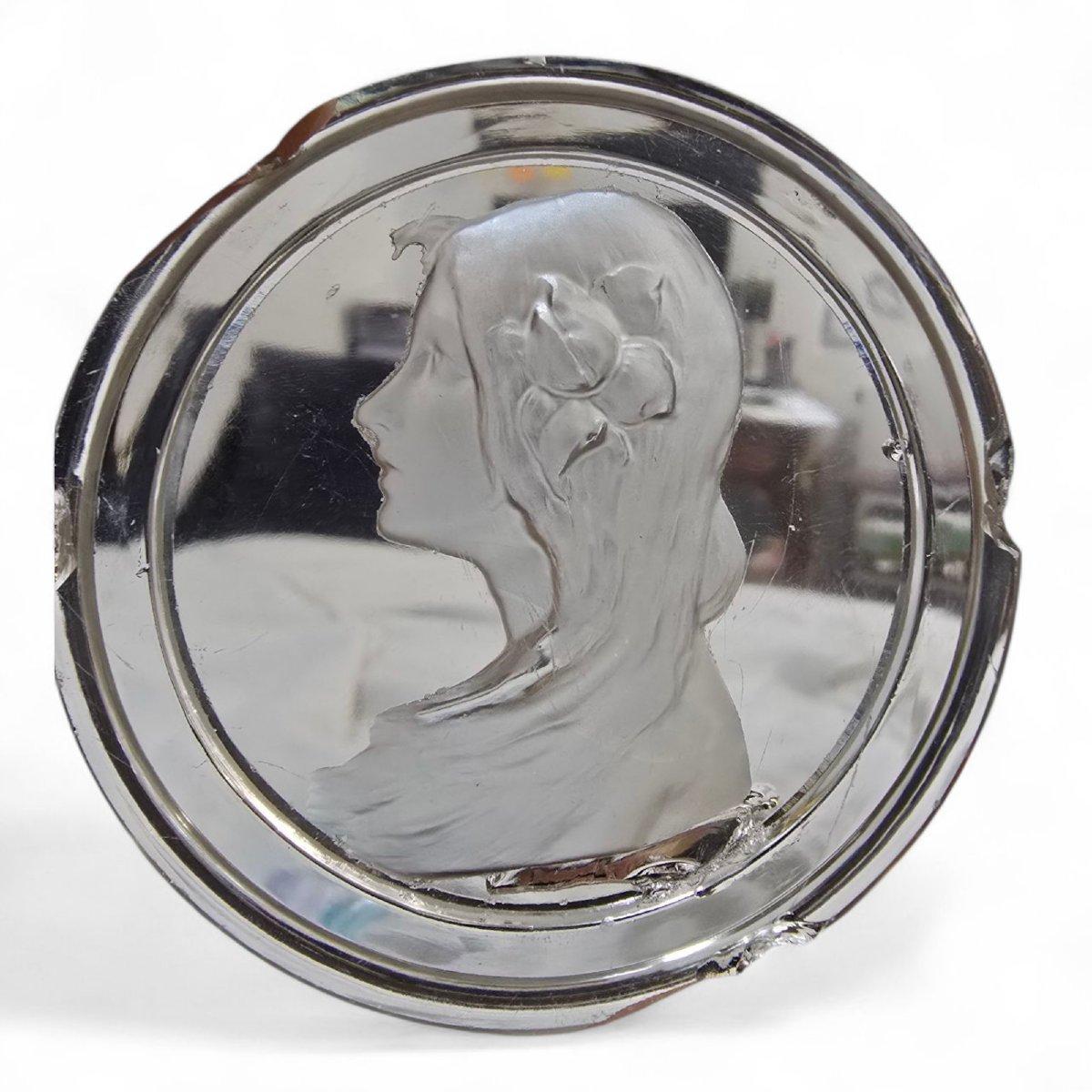 Medallón de Cristal Tallado - Siglo XIX Francés en venta