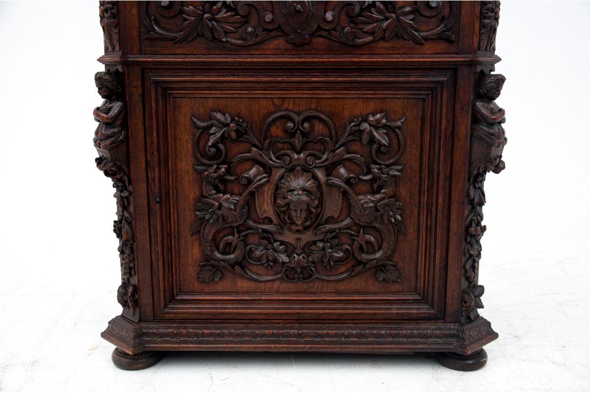 Armoire sculptée, France, vers 1880. en vente 7