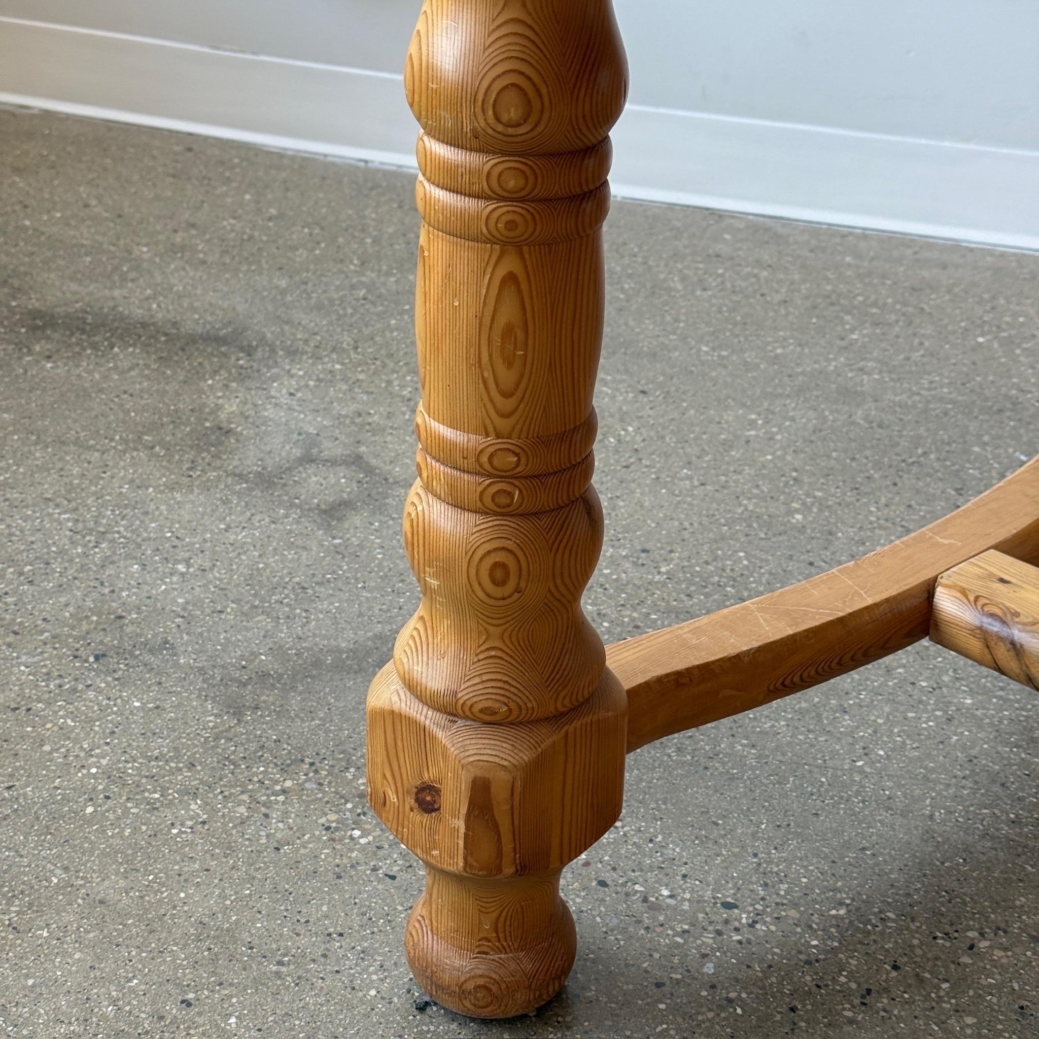Ausziehbarer Esstisch aus Kiefernholz im Daumiller-Stil (Ende des 20. Jahrhunderts) im Angebot