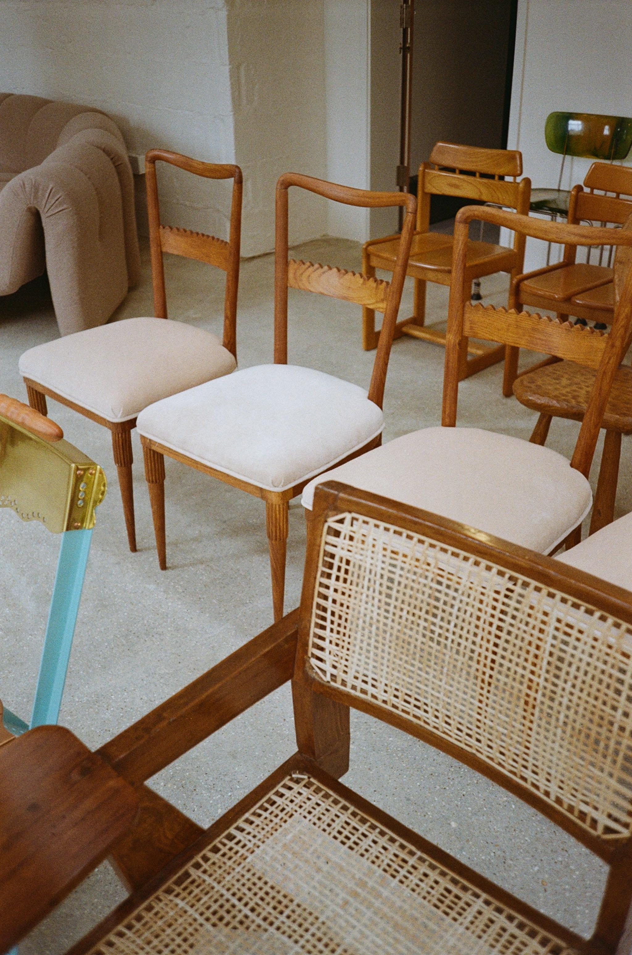 Italiano Carved Dining Chairs in vendita