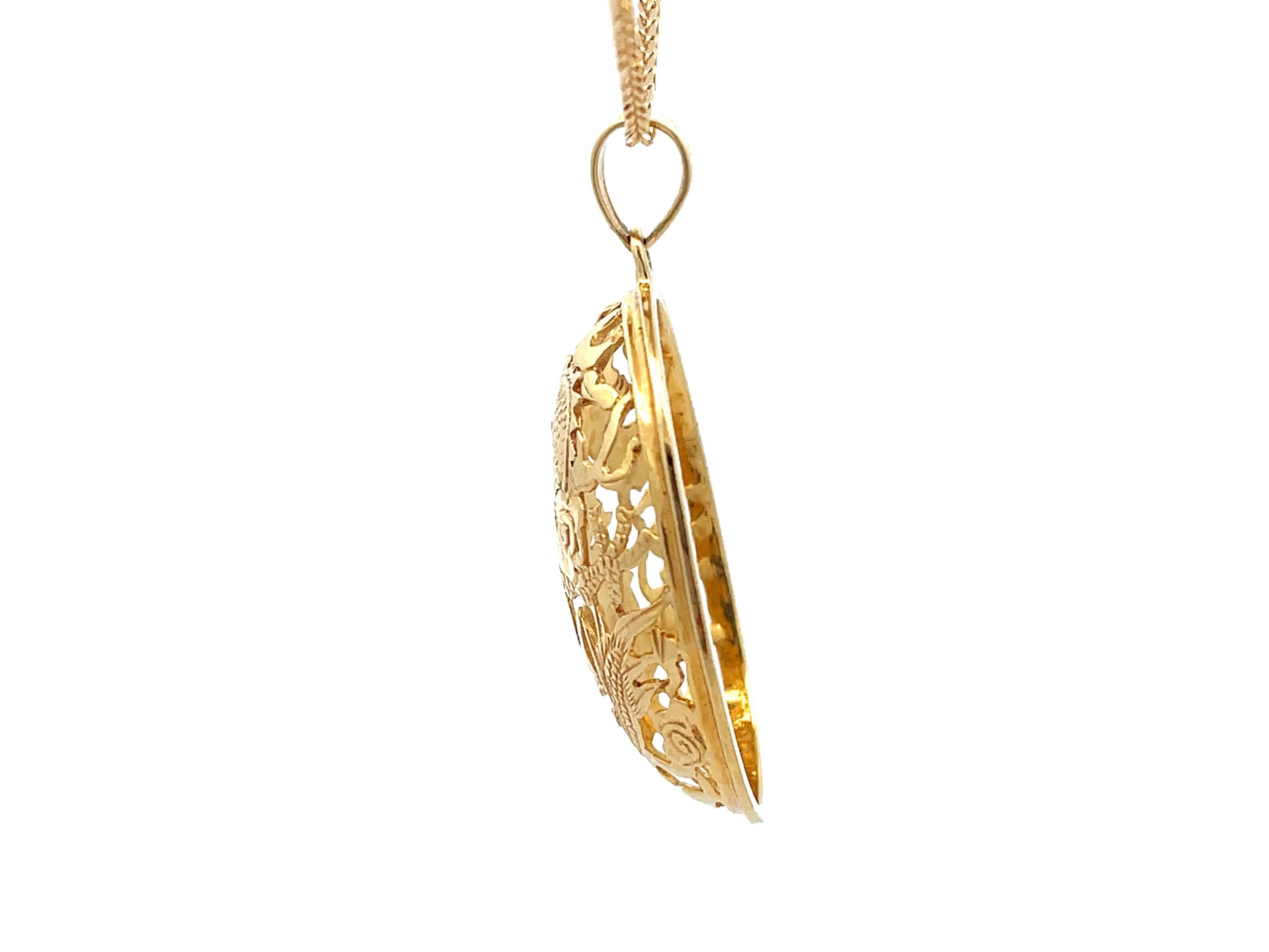 Geschnitzter Drachenanhänger aus 14 Karat Gelbgold mit Kette im Zustand „Hervorragend“ in Honolulu, HI