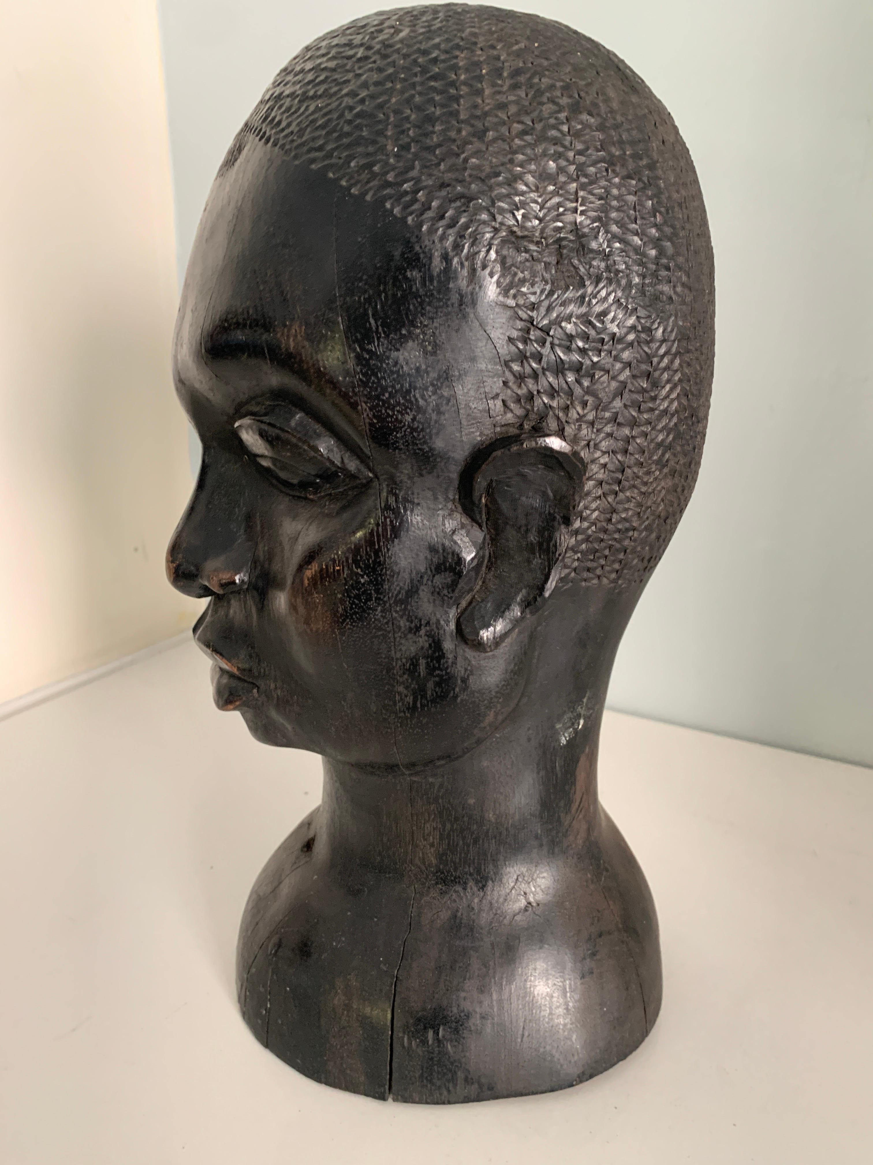 Carved Wooden African Head In Good Condition For Sale In Los Angeles, CA