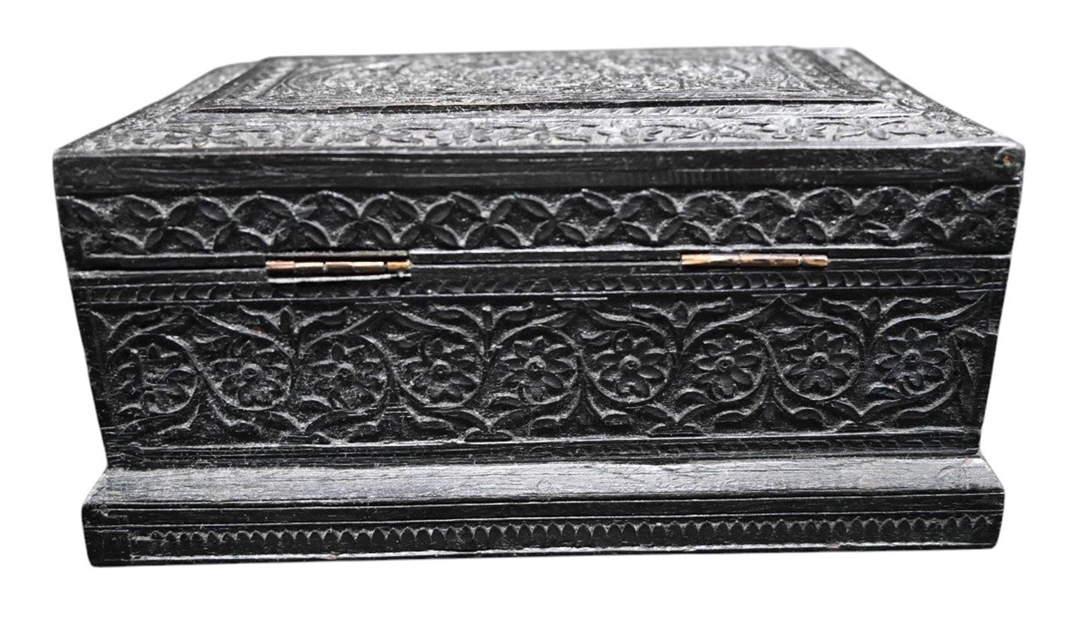 Caja de ébano tallado, caja angloindia de Vizagapatam Ébano en venta