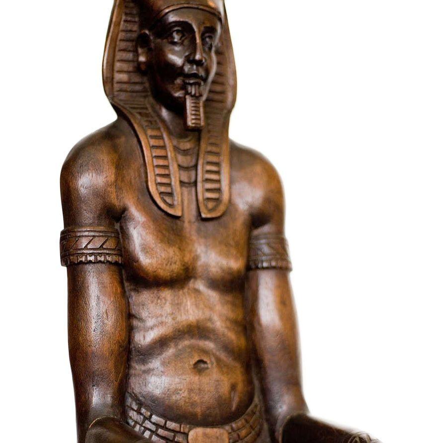 Bois Boîte à bijoux sculptée du pharaon égyptien Amenhotep III en vente