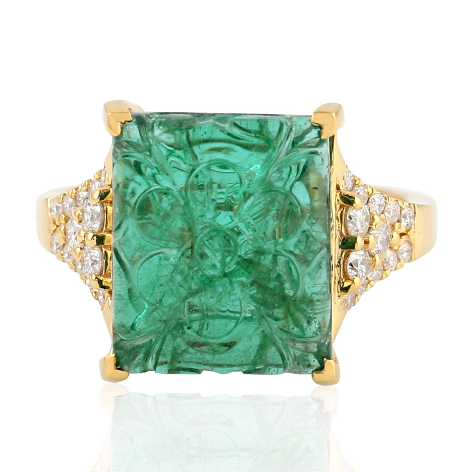 For Sale:  Carved Emerald 14 Karat Gold Diamond Cocktail Ring 4