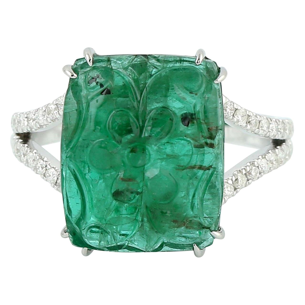 Carved Emerald 18 Karat Gold Diamond Ring