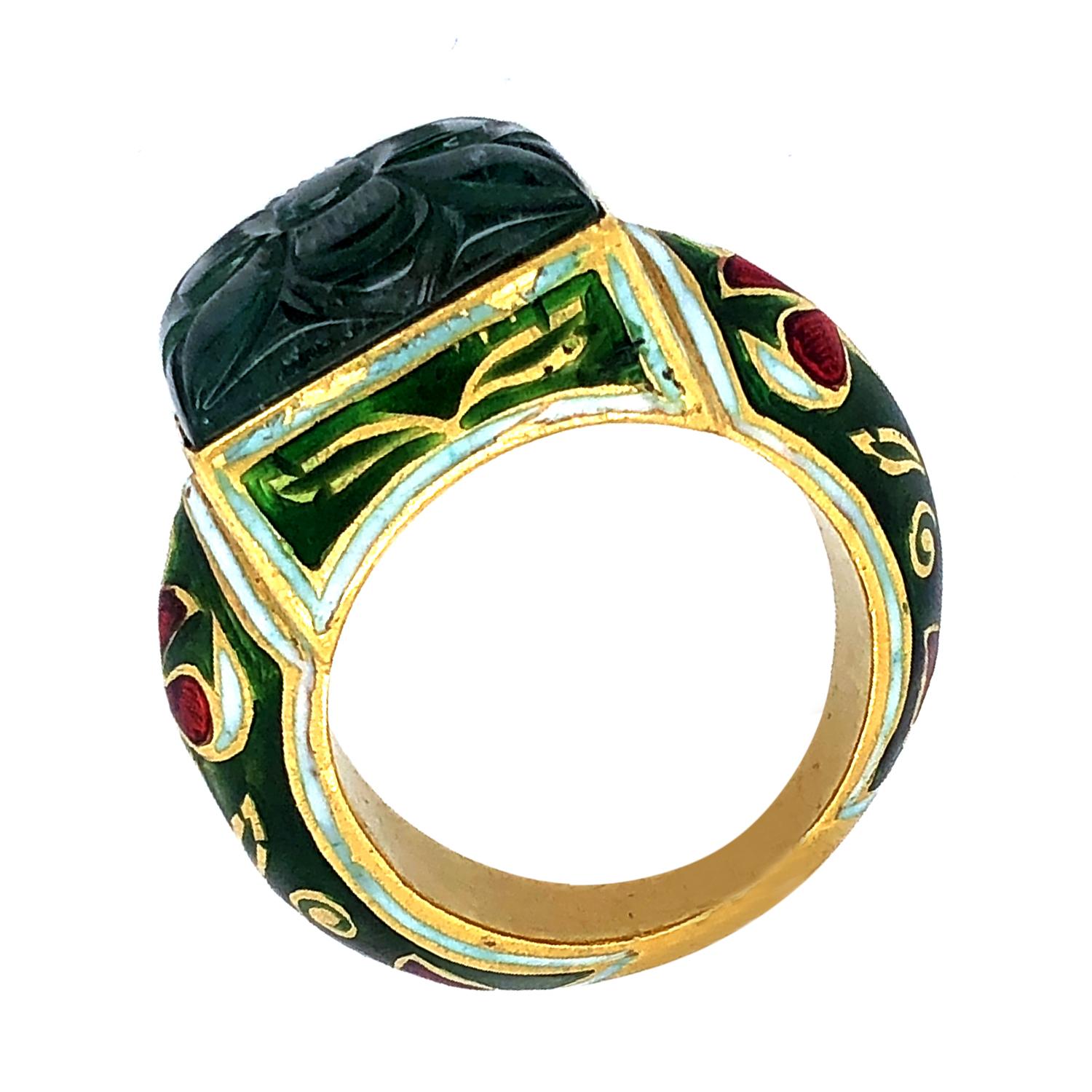 Geschnitzter Smaragdring mit Emaille-Blumenmotiv aus 22-karätigem Gold Damen