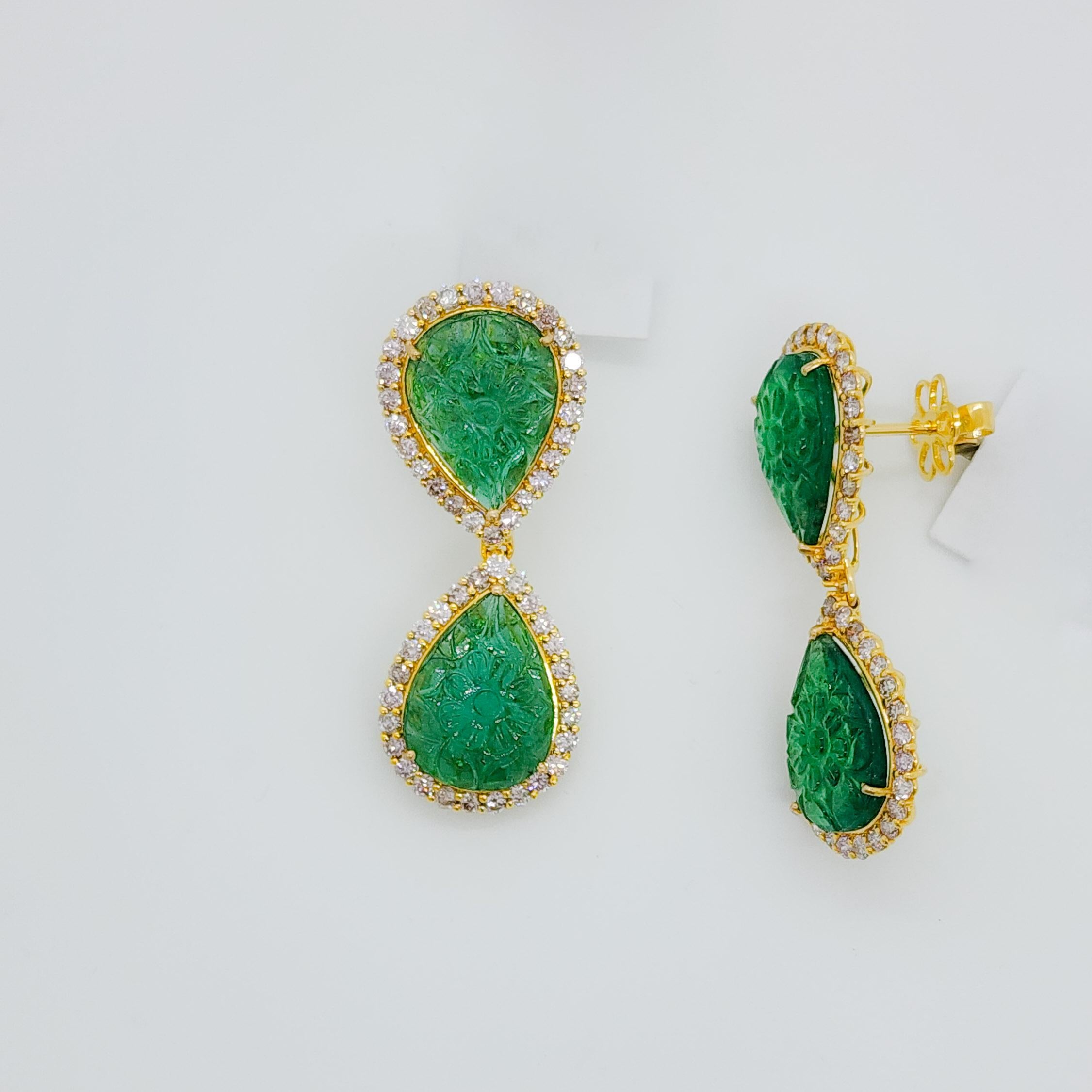 Carved Emerald and White Diamond Dangle Earrings in 18k Yellow Gold For Sale 2