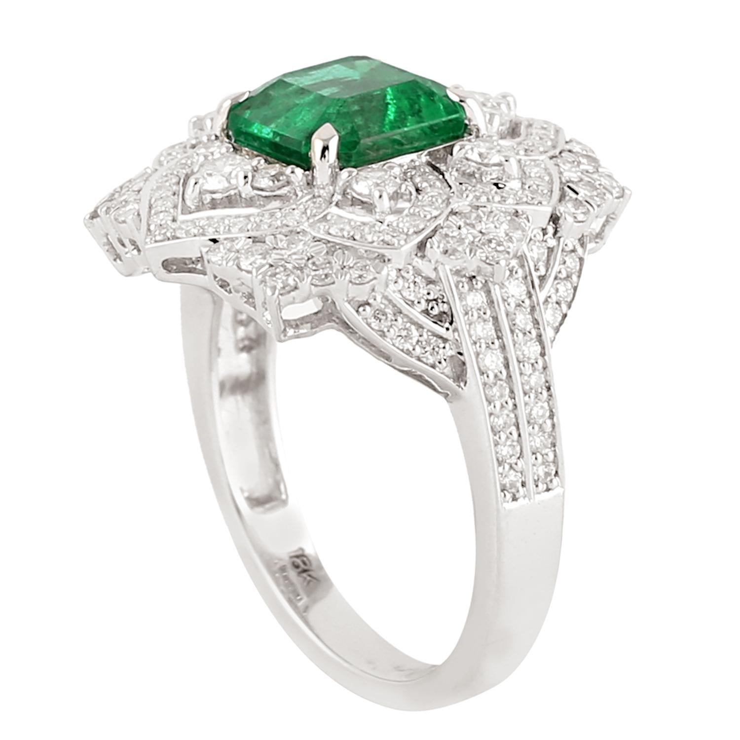 Contemporary Carved Emerald Cocktail Ring with Filigree Work & Diamonds in 18k White Gold For Sale