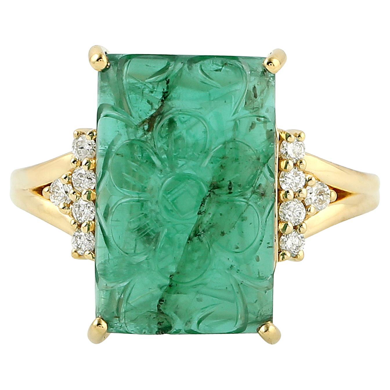 Carved Emerald Cocktail Ring with Pave Diamonds Made in 18k Gold For Sale