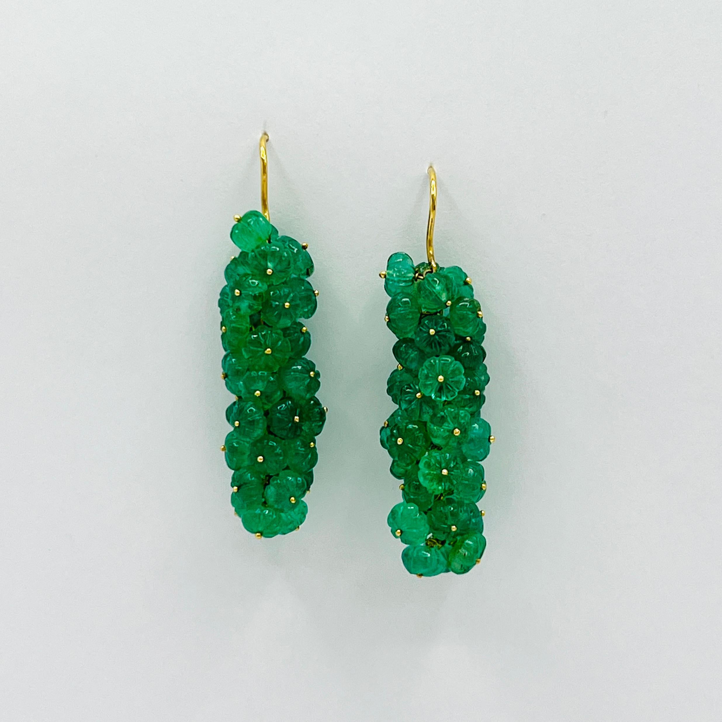 Carved Emerald Dangle Earrings in 18K Yellow Gold For Sale 1