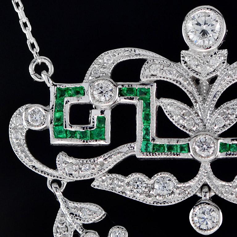 Carved Emerald Diamonds Necklace In New Condition In Bangkok, TH