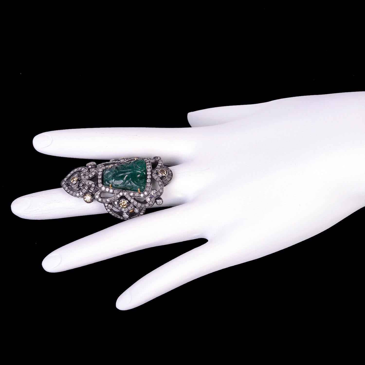 Taille mixte Carved Emerald Knuckle Ring With Ice & Pave Diamonds In 18k Gold & Silver en vente