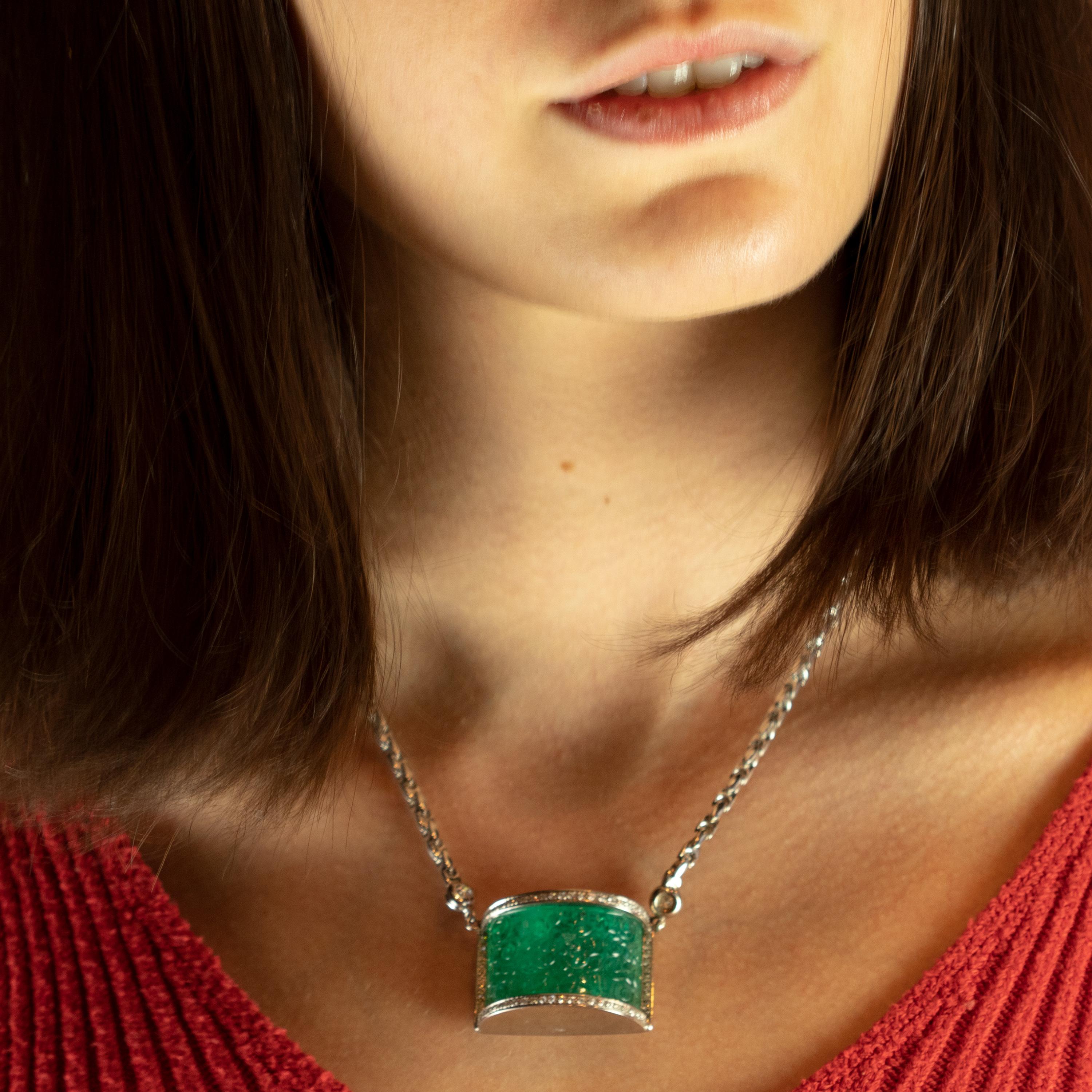 Brilliant Cut Carved Emerald Pendant Diamond 18 Karat Gold Chain AIG Certified Dome Necklace For Sale